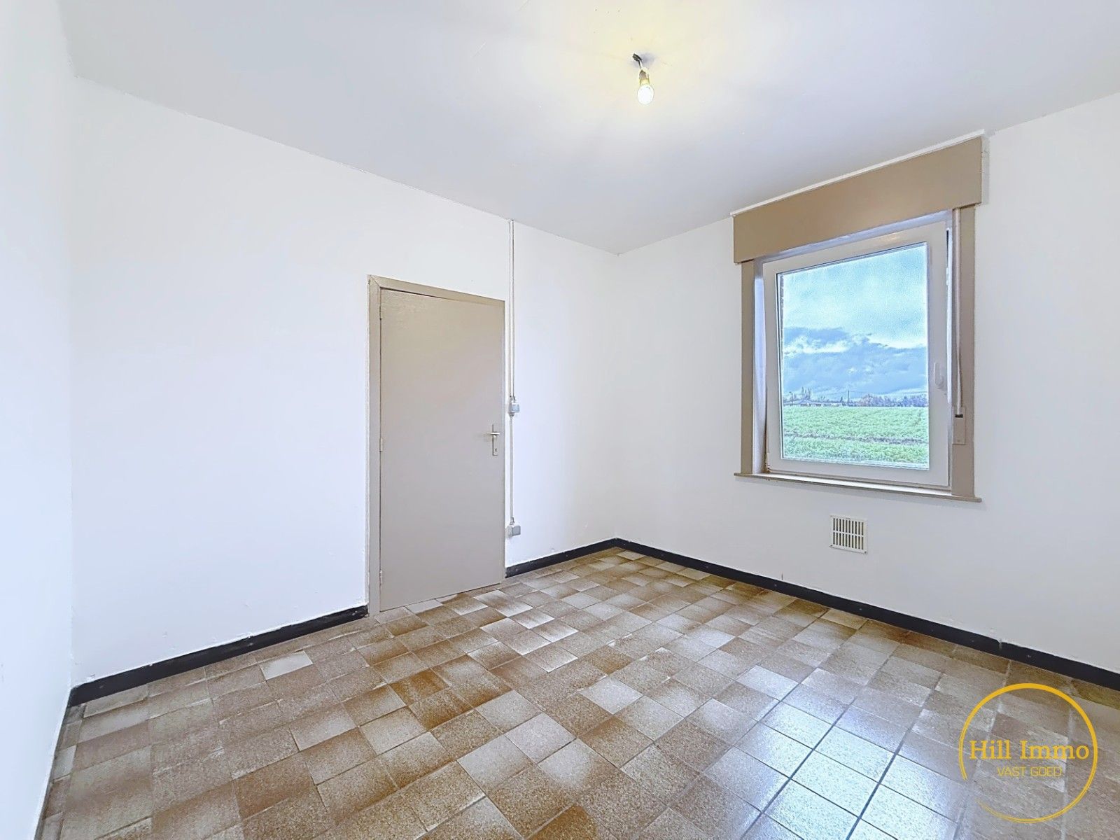 Te huur: Rustig gelegen halfopen woning met prachtig uitzicht foto 5