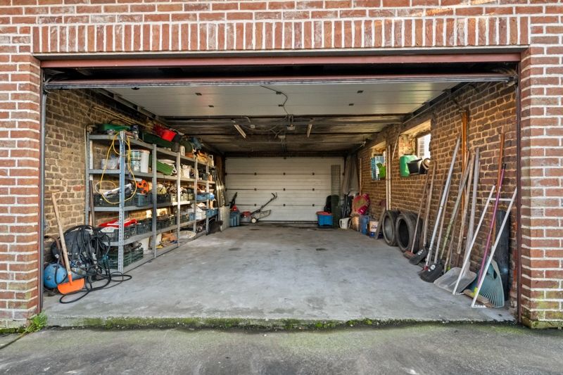 Staden. RUIME LANDELIJKE VILLA MET POTENTIEEL + loods van 435 m2 + loods van 515 m2 . Totaal perceel met tuinen en vijver = +/- 9000m2. Ideaal opbrengsteigendom en eigen gebruik. foto 20