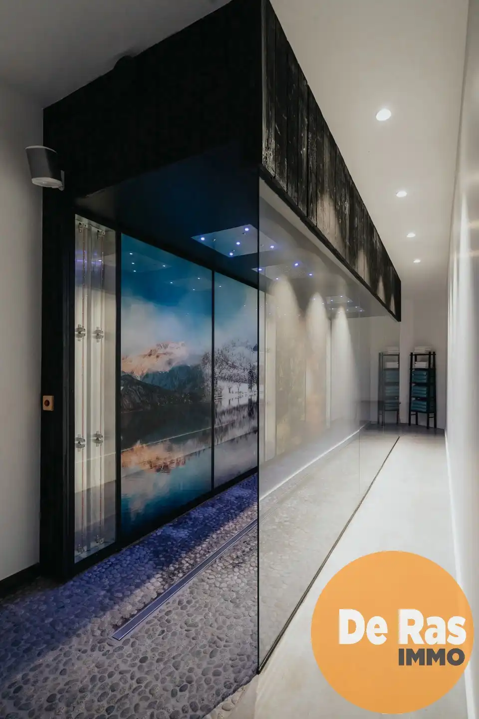 NIEUWERKERKEN – Commercieel pand met wellnessfaciliteiten foto 12