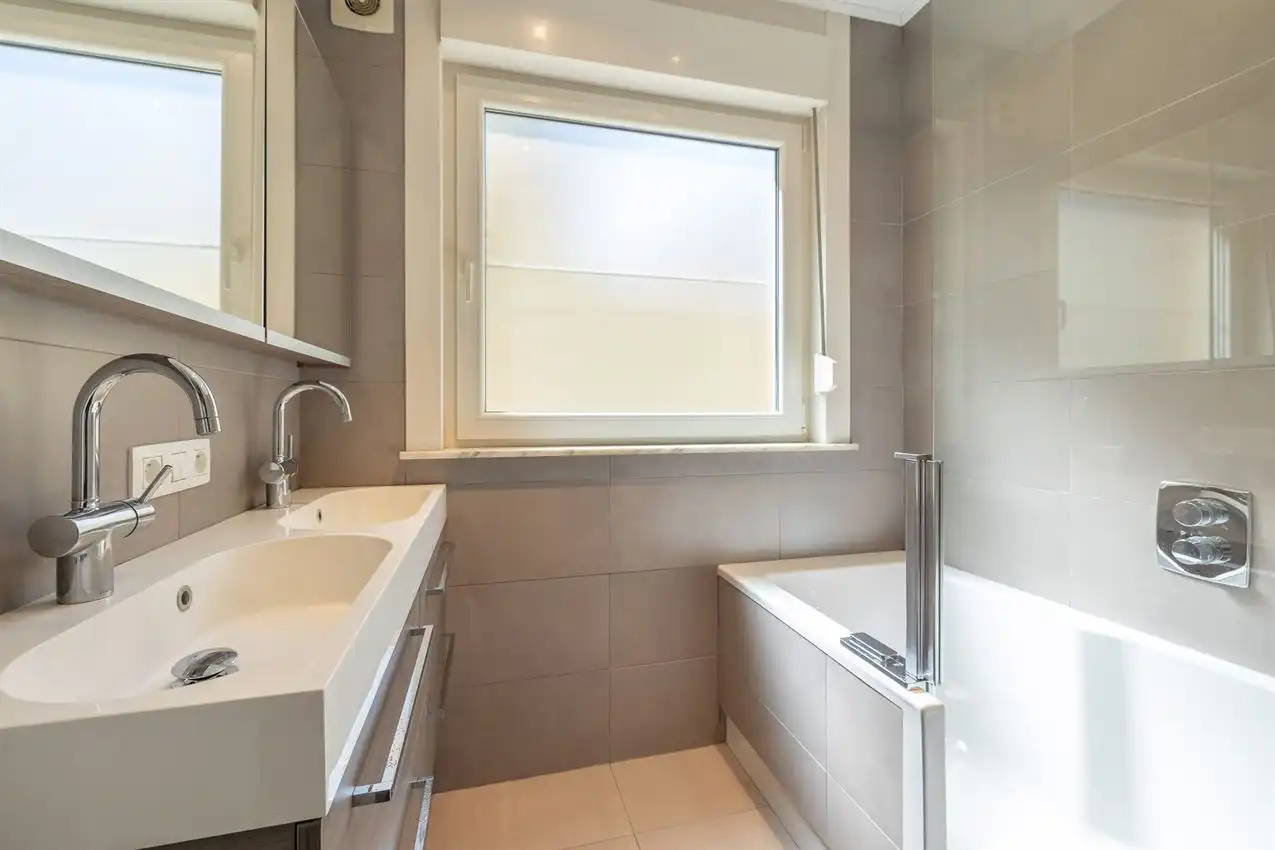 Vrijstaande woning, 3 slpks, EPC D, uitzonderlijk groene ligging foto 10