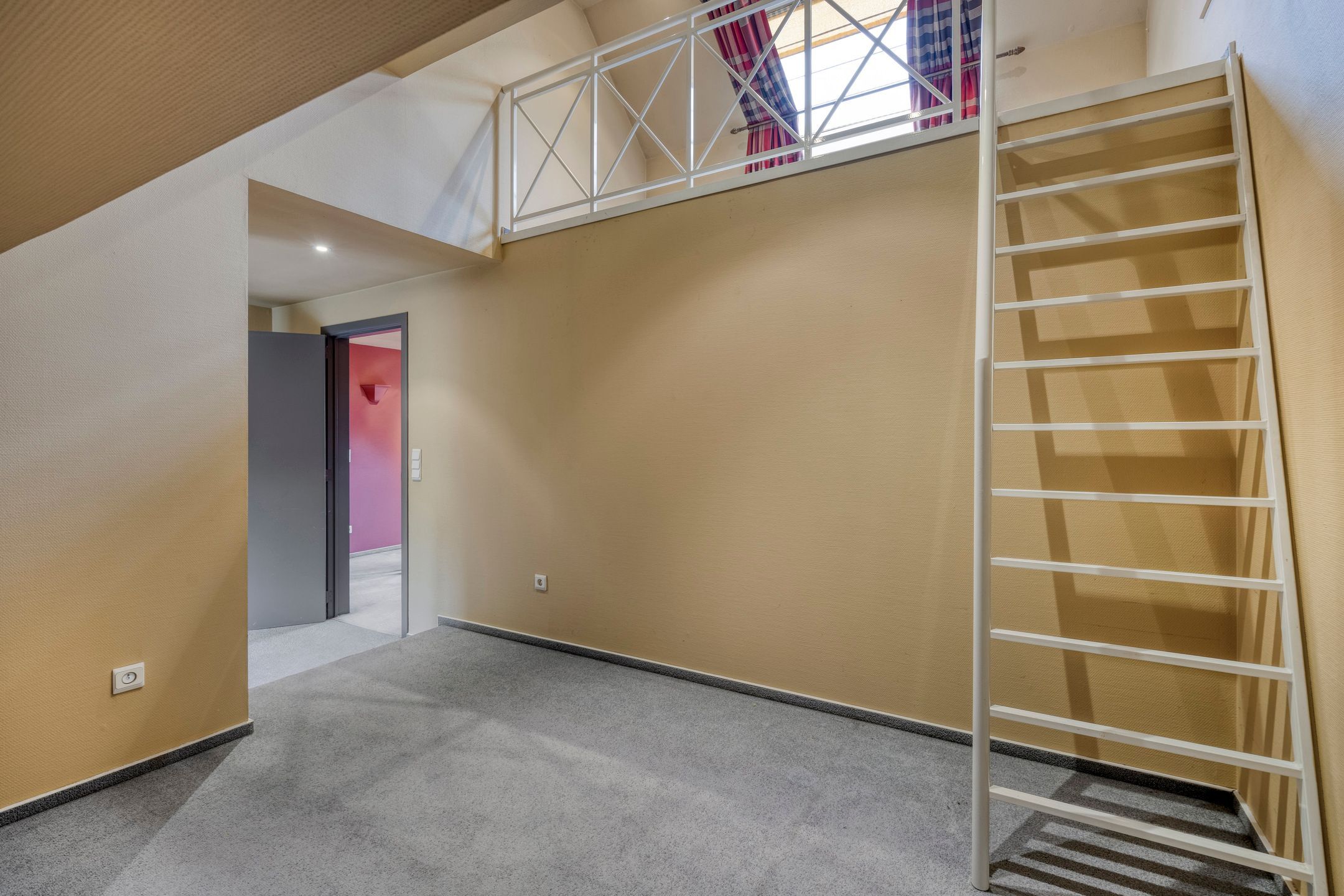 Klassevolle villa: wonen in een oase van ruimte en rust foto 24