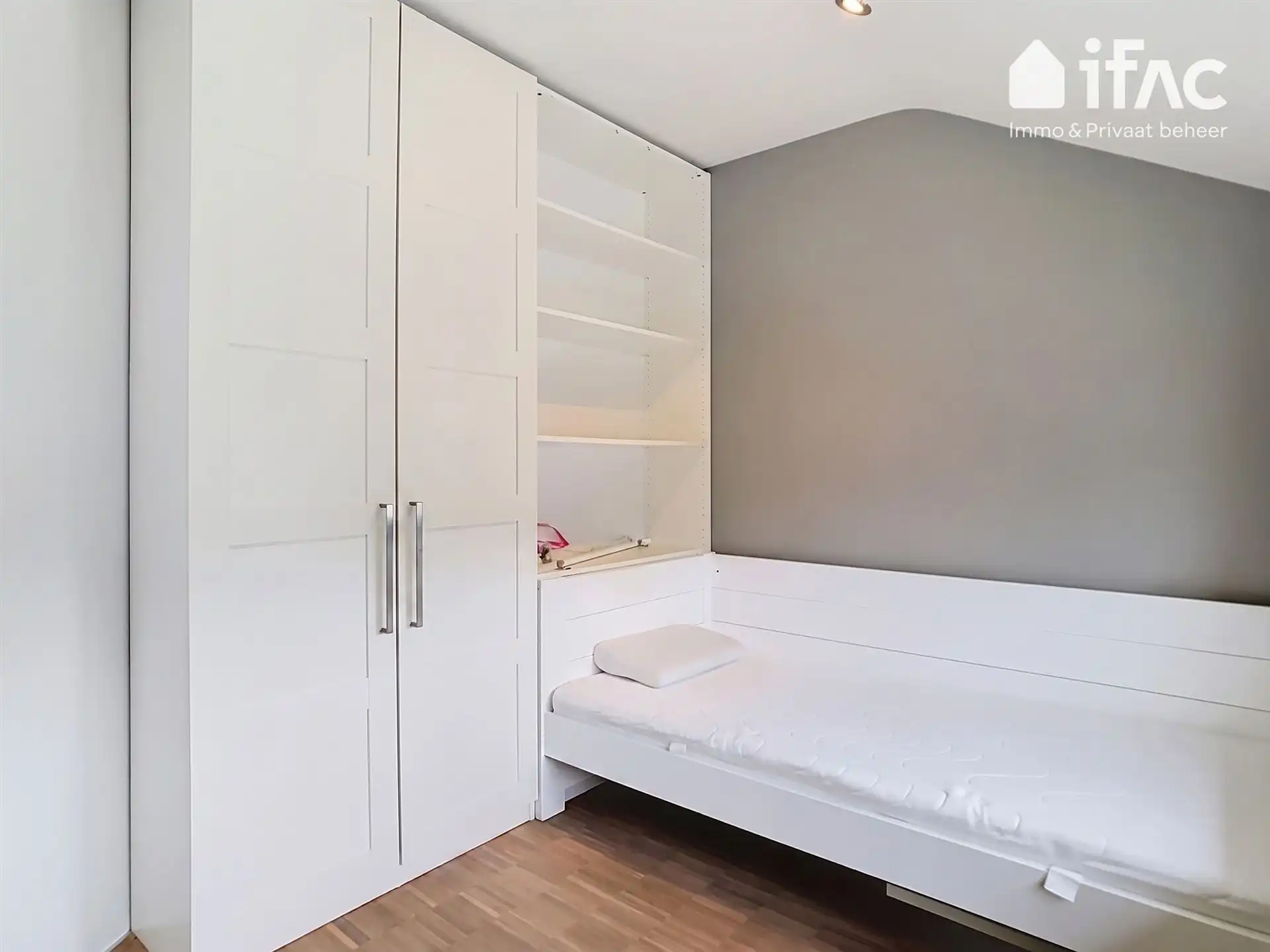 Mooi afgewerkte woning voorzien van zonnepanelen foto 17