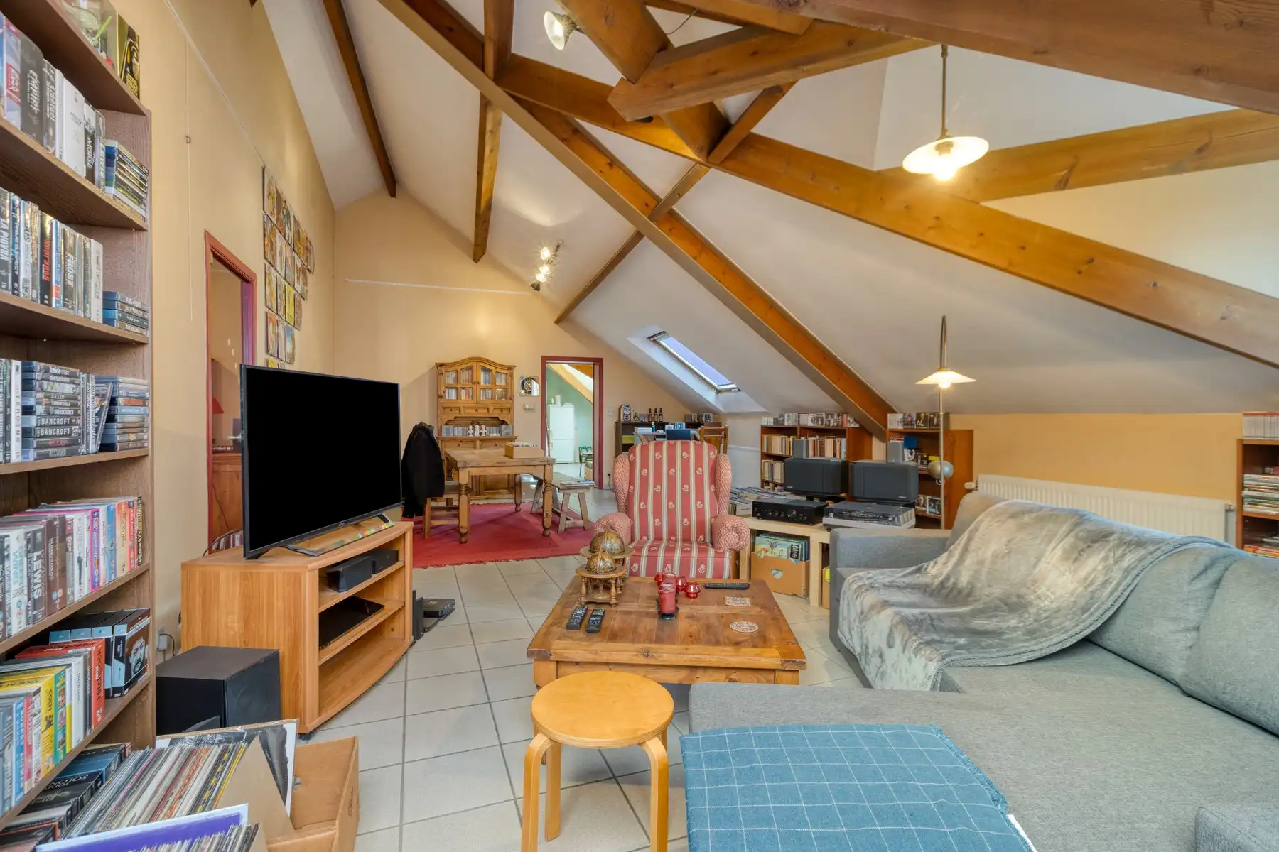 Building van drie appartementen op wandelafstand van het commercieel centrum foto 10