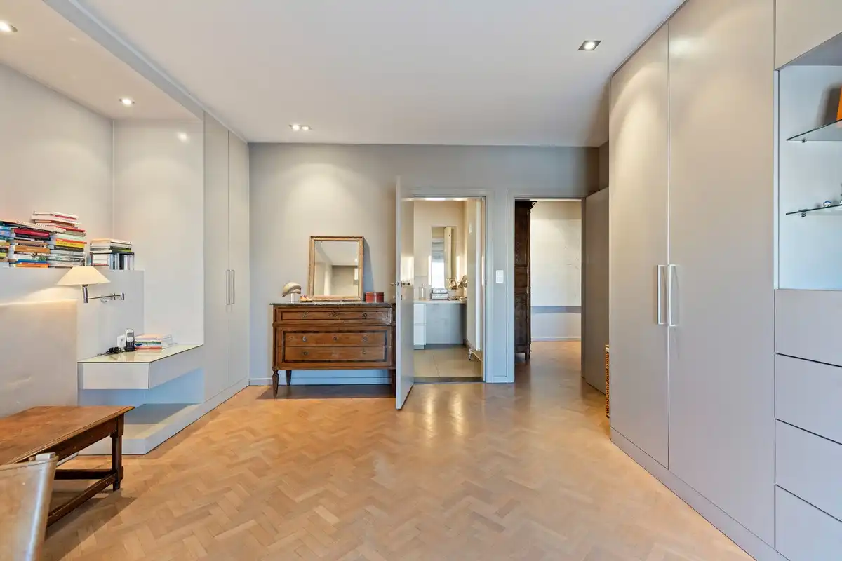 Bijzonder luxueus en groot stadsappartement aan het Zuidpark. foto 16