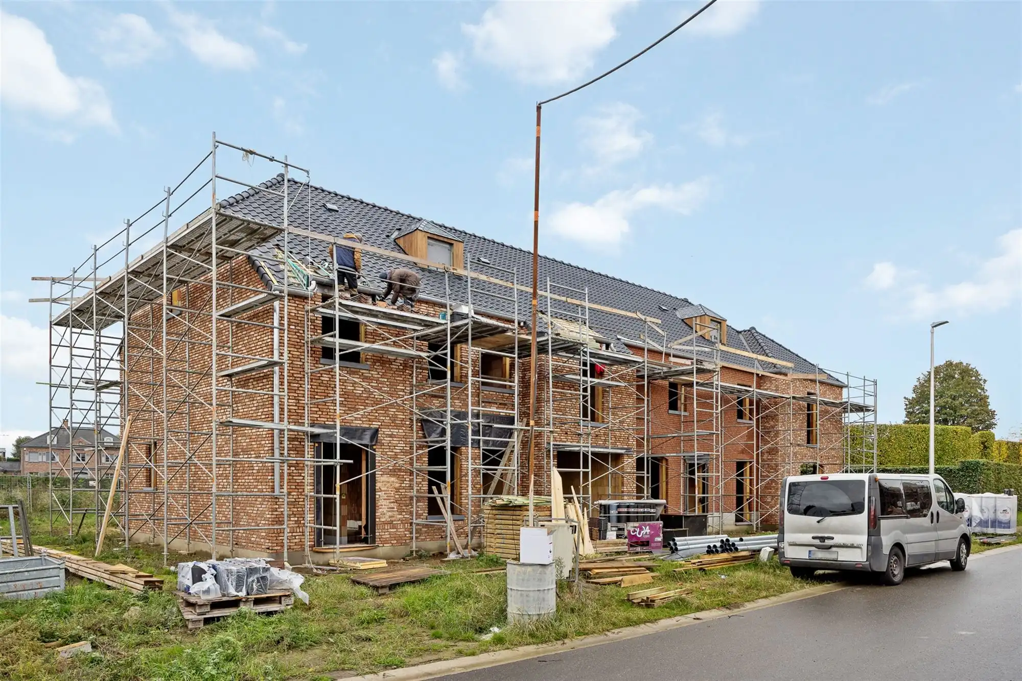 NIEUWBOUWWONING MET 3 SLAAPKAMERS UITERST RUSTIG DOCH CENTRAAL GELEGEN TE ZONHOVEN foto {{pictureIndex}}