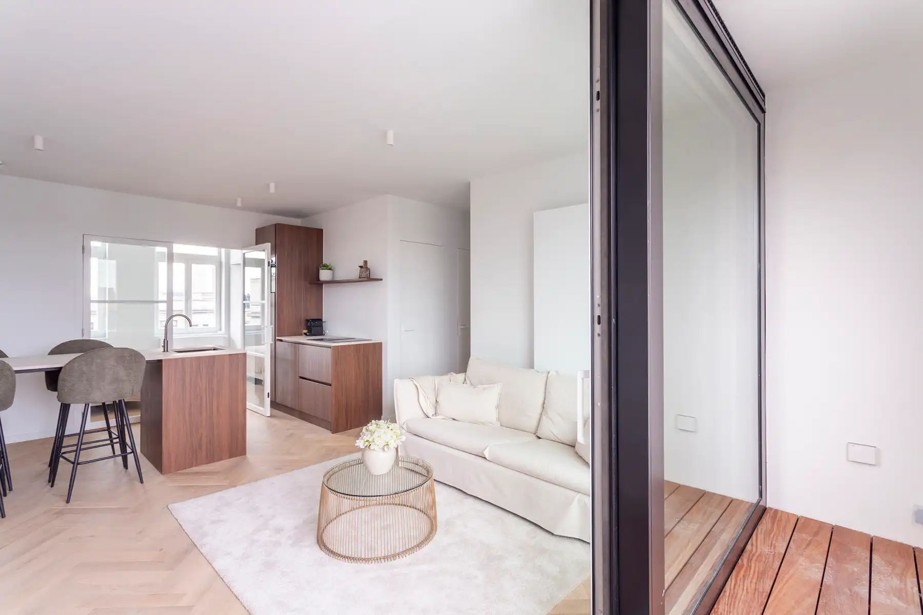 Gerenoveerde penthouse met terras in hartje Antwerpen foto 6