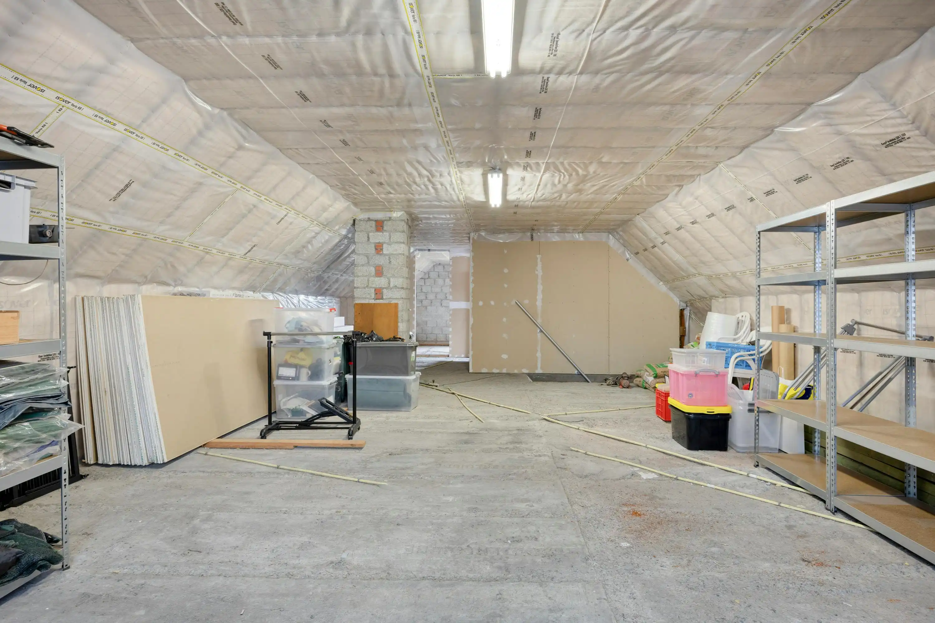 Alleenstaand huis met veel potentieel te koop in Waregem foto 13