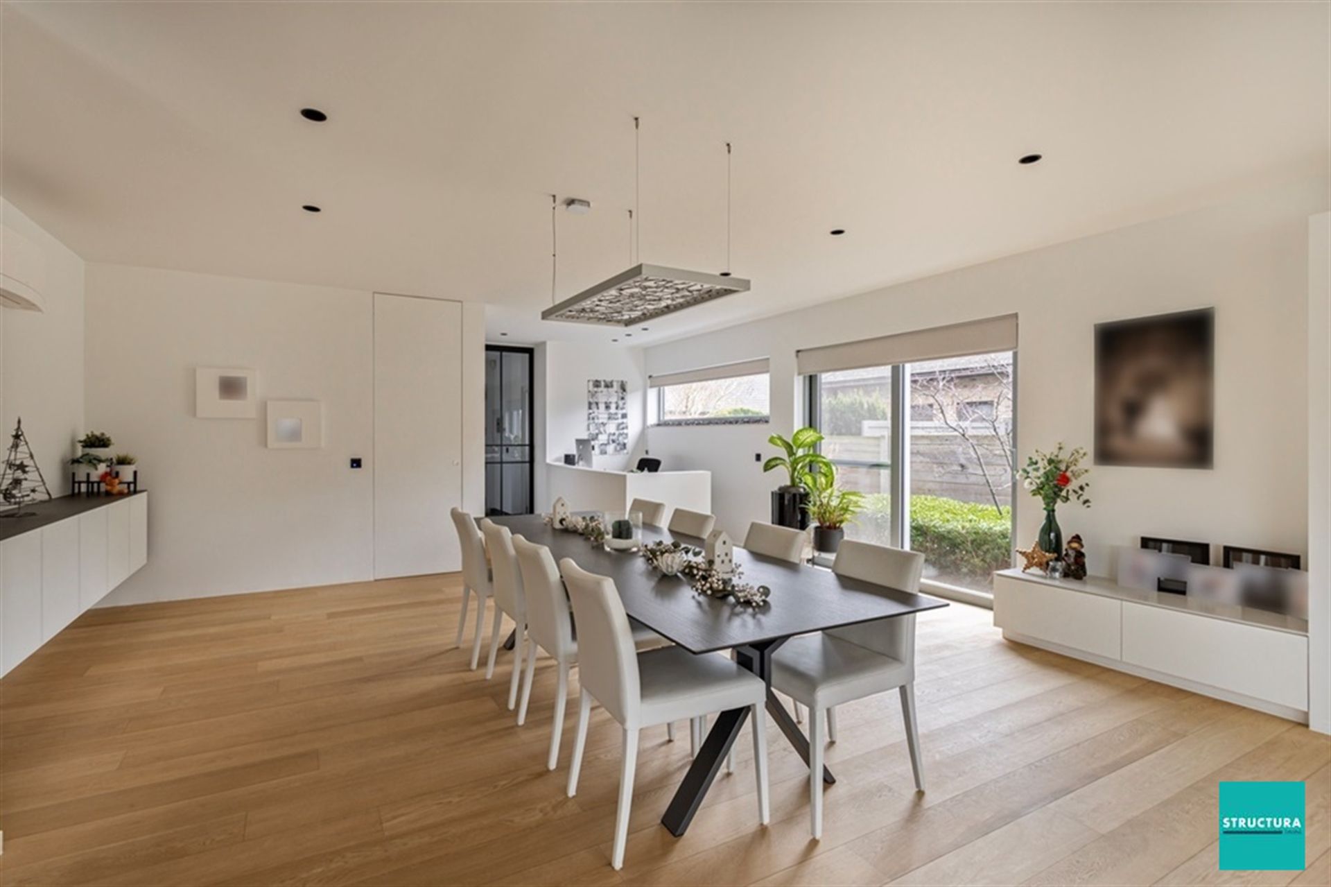 Prachtige moderne villa met zwembad en poolhouse foto 4