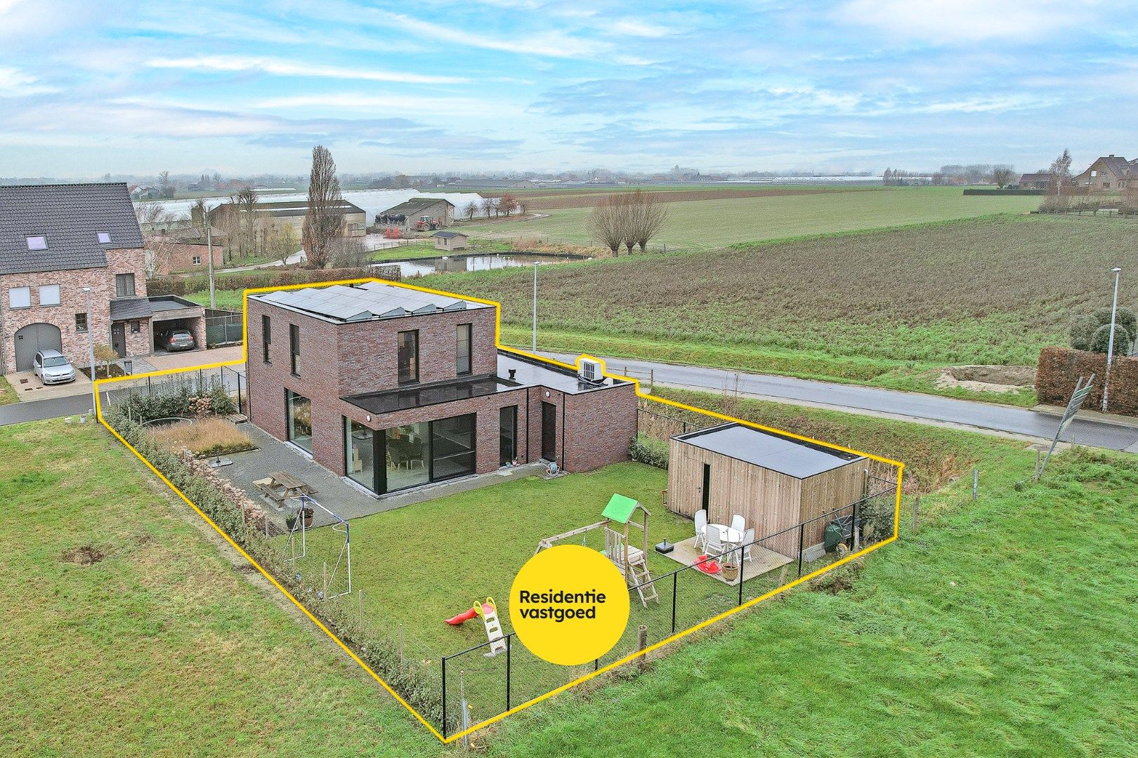 Recente energiezuinige woning op 541m² in doodlopende straat te Klerken! foto 2