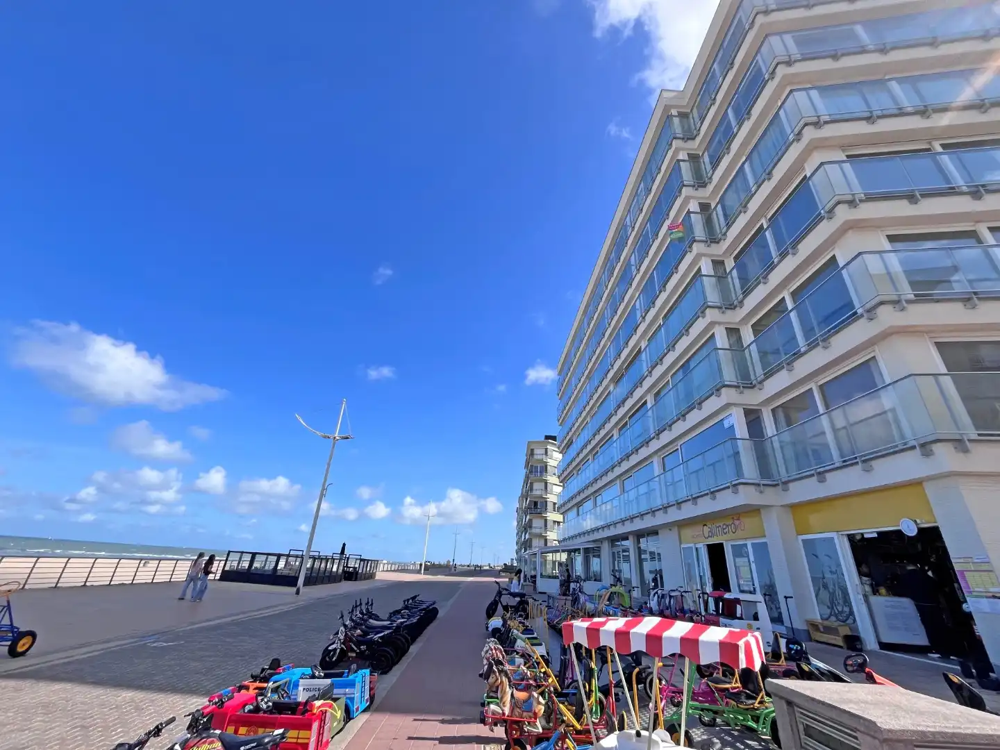 Gerenoveerd appartement met panoramisch zeezicht. foto 10