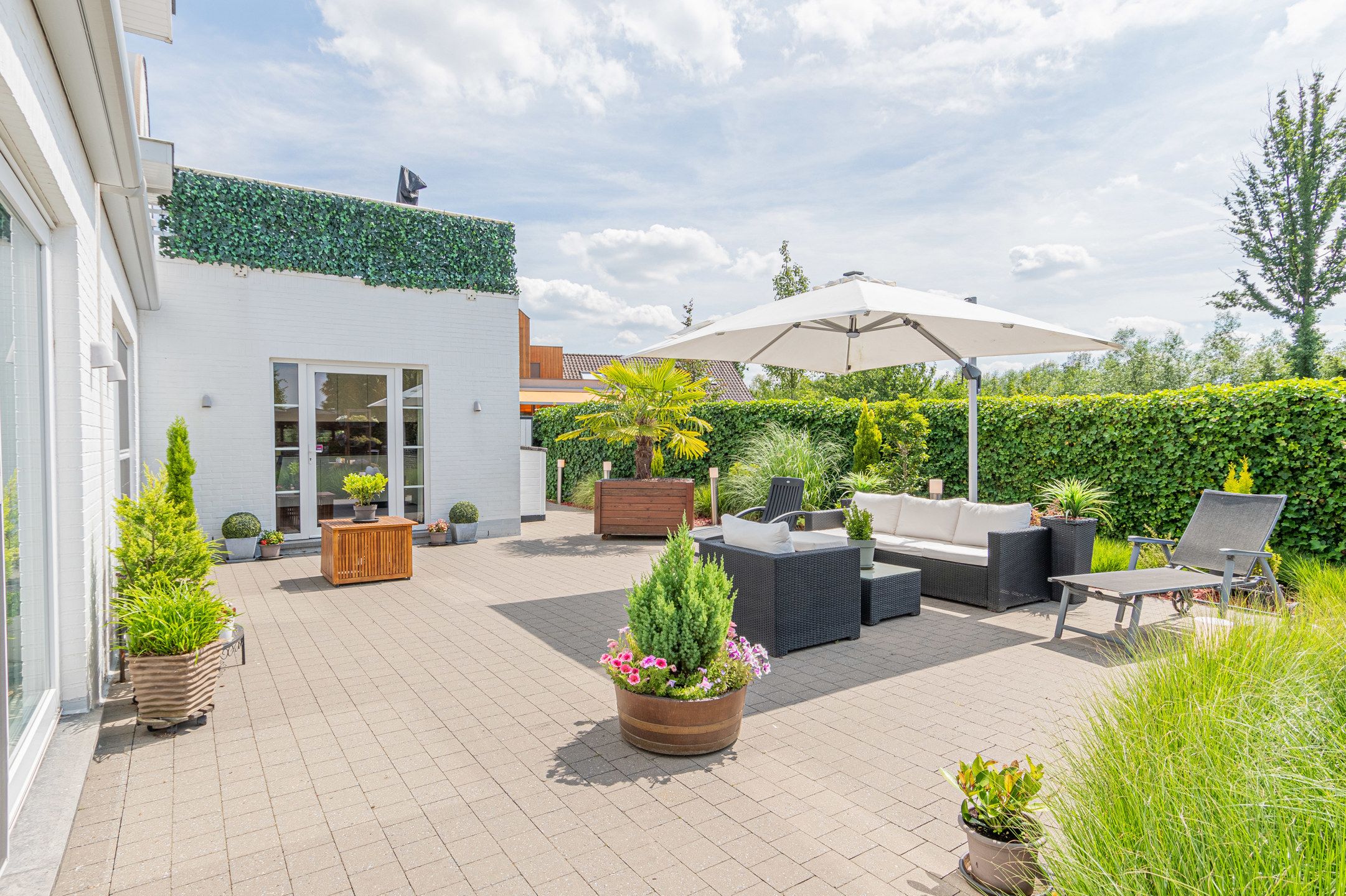 Prachtig gelijkvloers appartement met tuin & dubbele carport foto 6