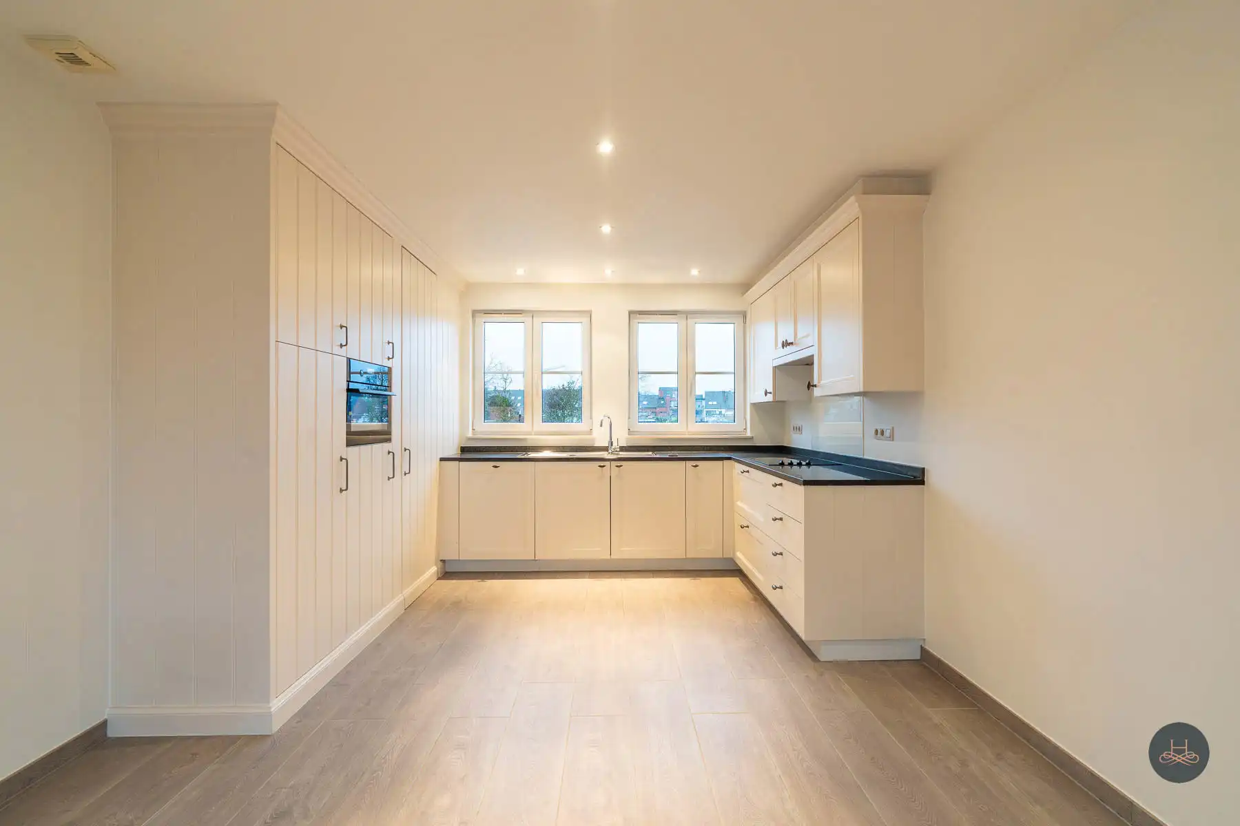 Zeer ruim triplex-appartement met 3 slaapkamers foto 8