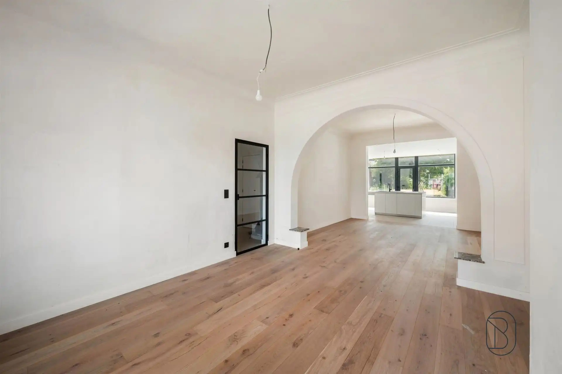Tof gerenoveerde woning met mooie tuin, pal in het centrum! foto 8