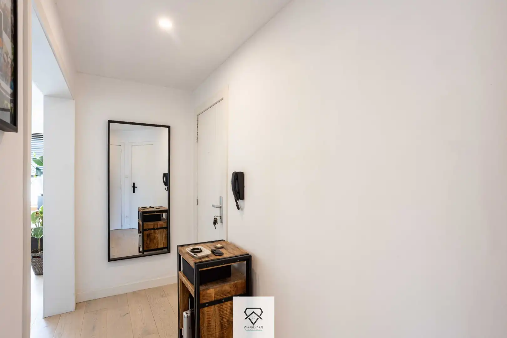 Knap gerenoveerd 2-slaapkamerappartement met zonnig terras in Wondelgem foto 12