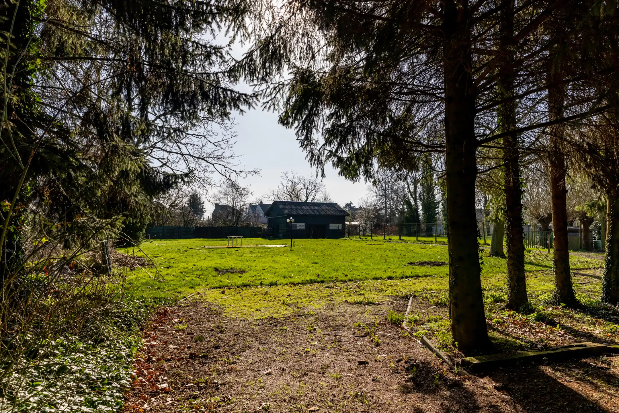 Unieke eigendom gelegen in het groen foto {{pictureIndex}}