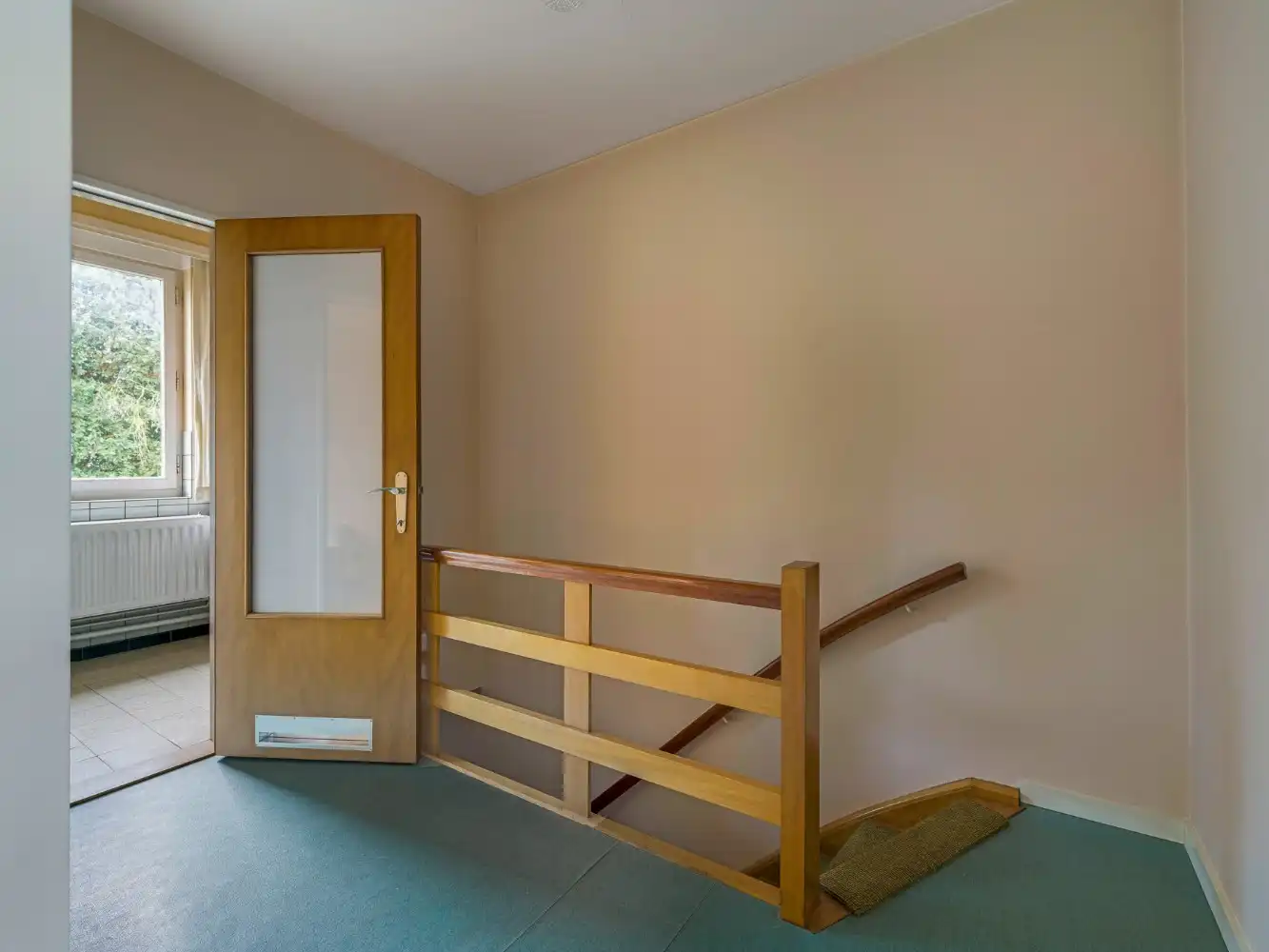 Licht op te frissen woning met 3 slpk. en tuin foto 13