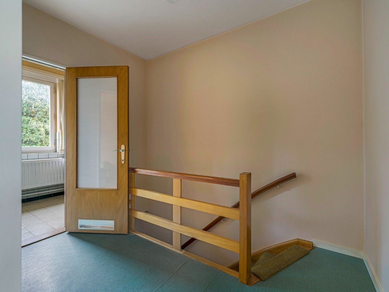 Licht op te frissen woning met 3 slpk. en tuin foto 13