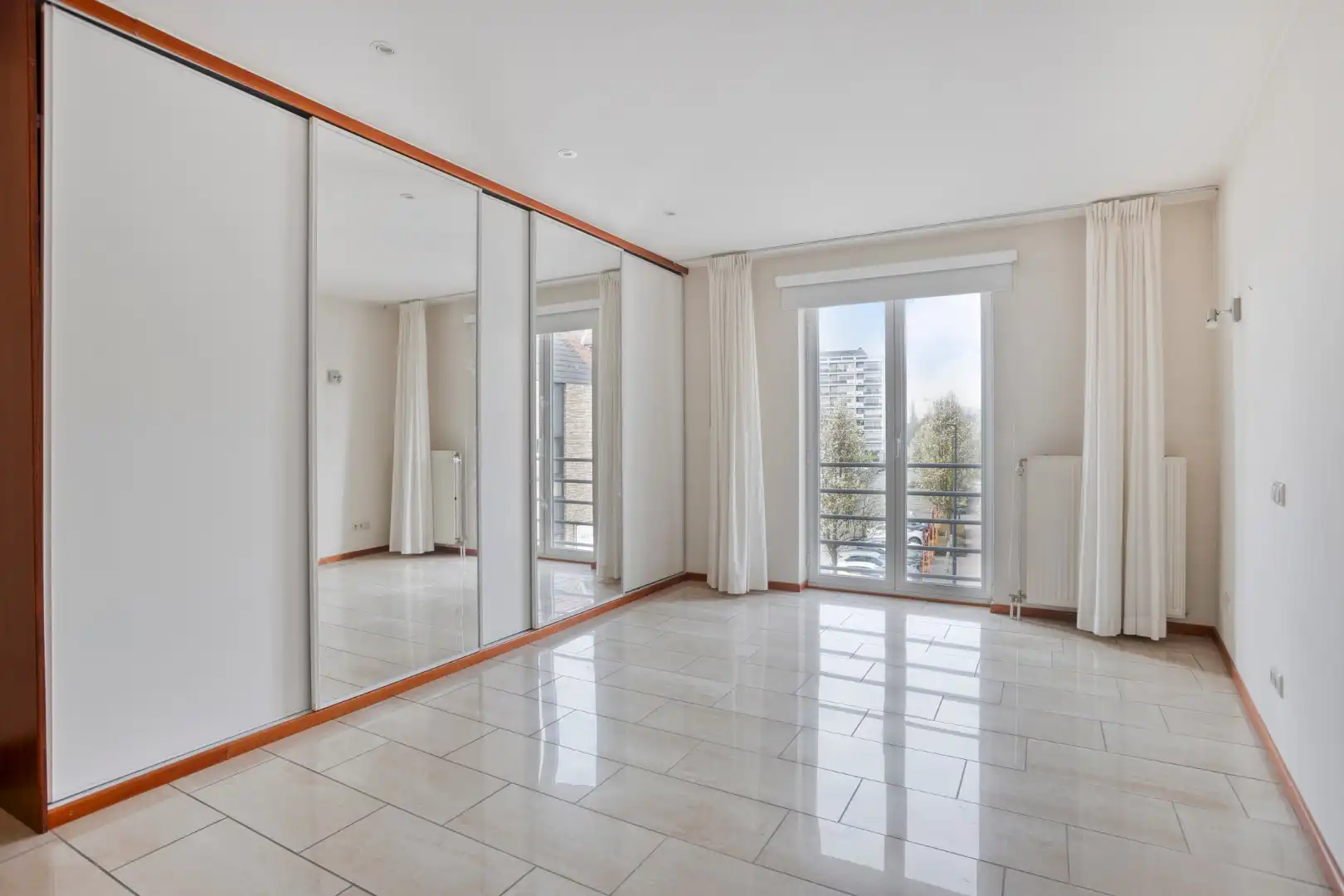 APPARTEMENT VAN 175m² MET 2 SLAAPKAMERS, 2 TERRASSEN en GESLOTEN GARAGE IN LANAKEN CENTRUM !  foto 13