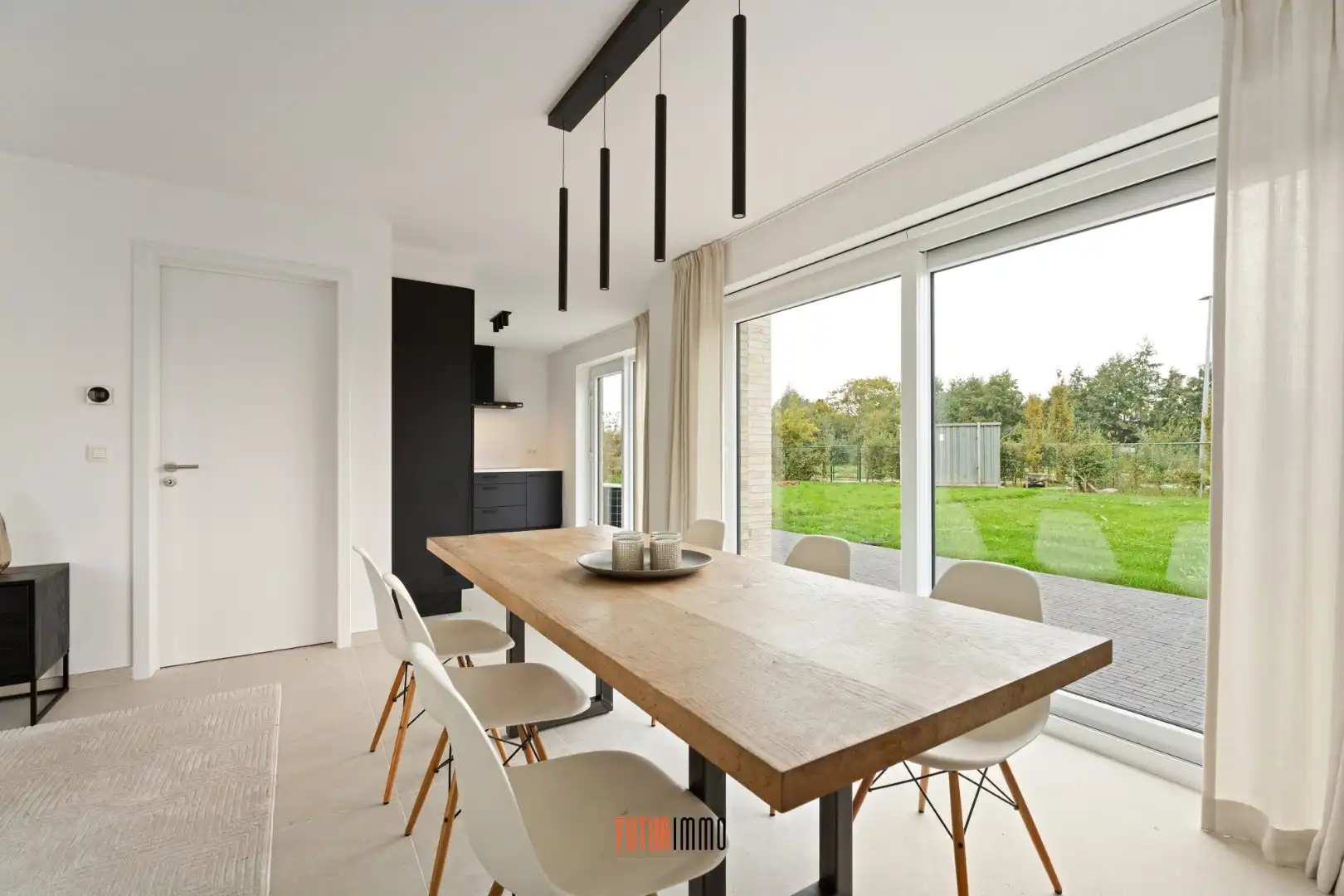 Nieuwbouwwoning met garage foto 4