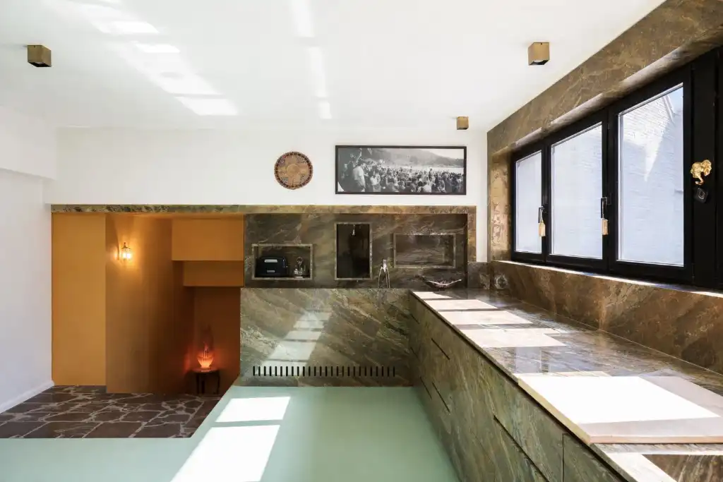 Imposant designappartement met loftallures nabij het Wintercircus en De Krook foto 6