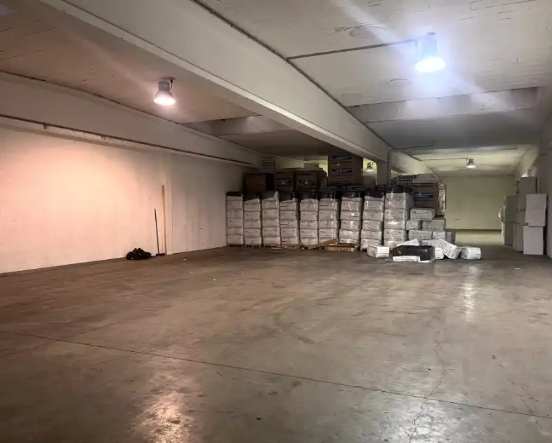 Magazijn te huur foto 3