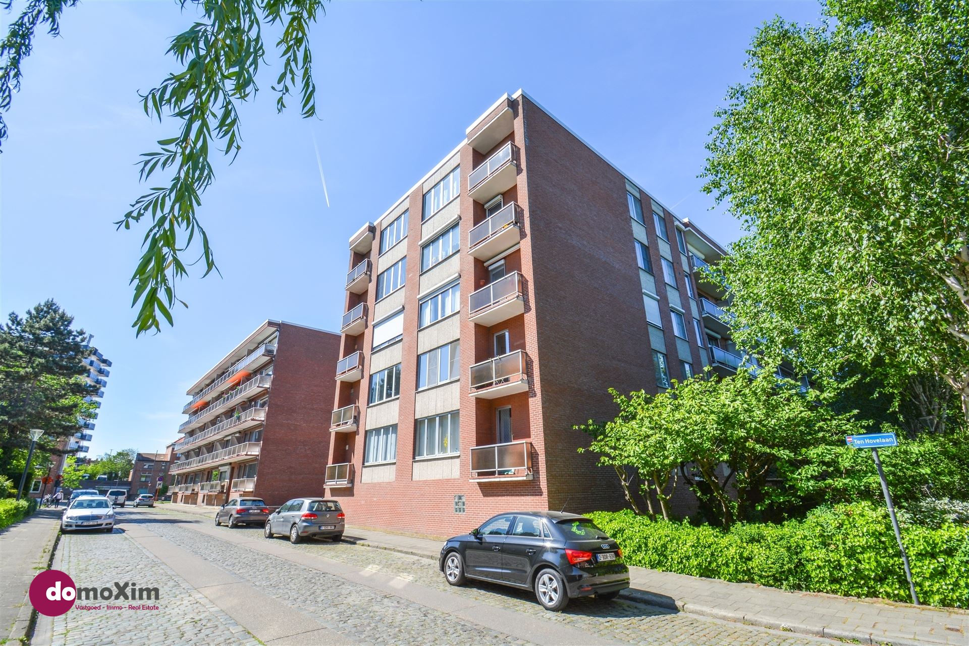 Aangenaam appartement met 2 slaapkamers en garagebox in Leuven foto {{pictureIndex}}