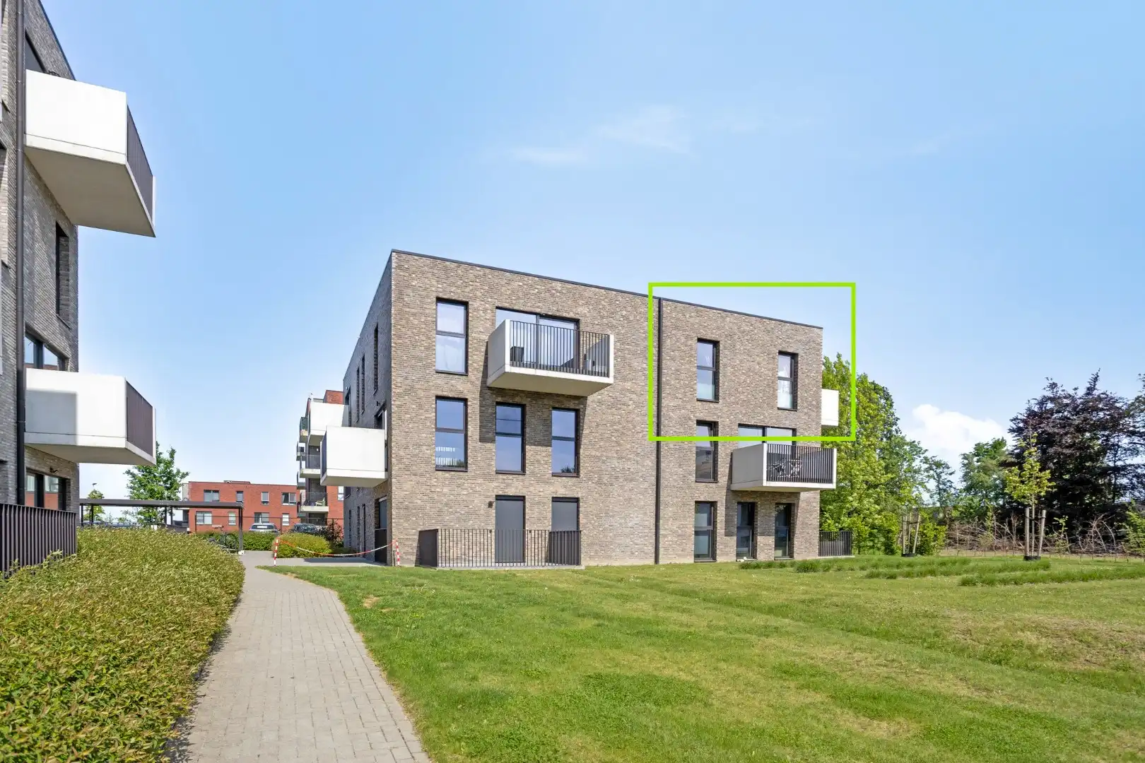 Modern appartement met ruim terras + autostaanplaats, rustige ligging in randstad Tongeren foto 18