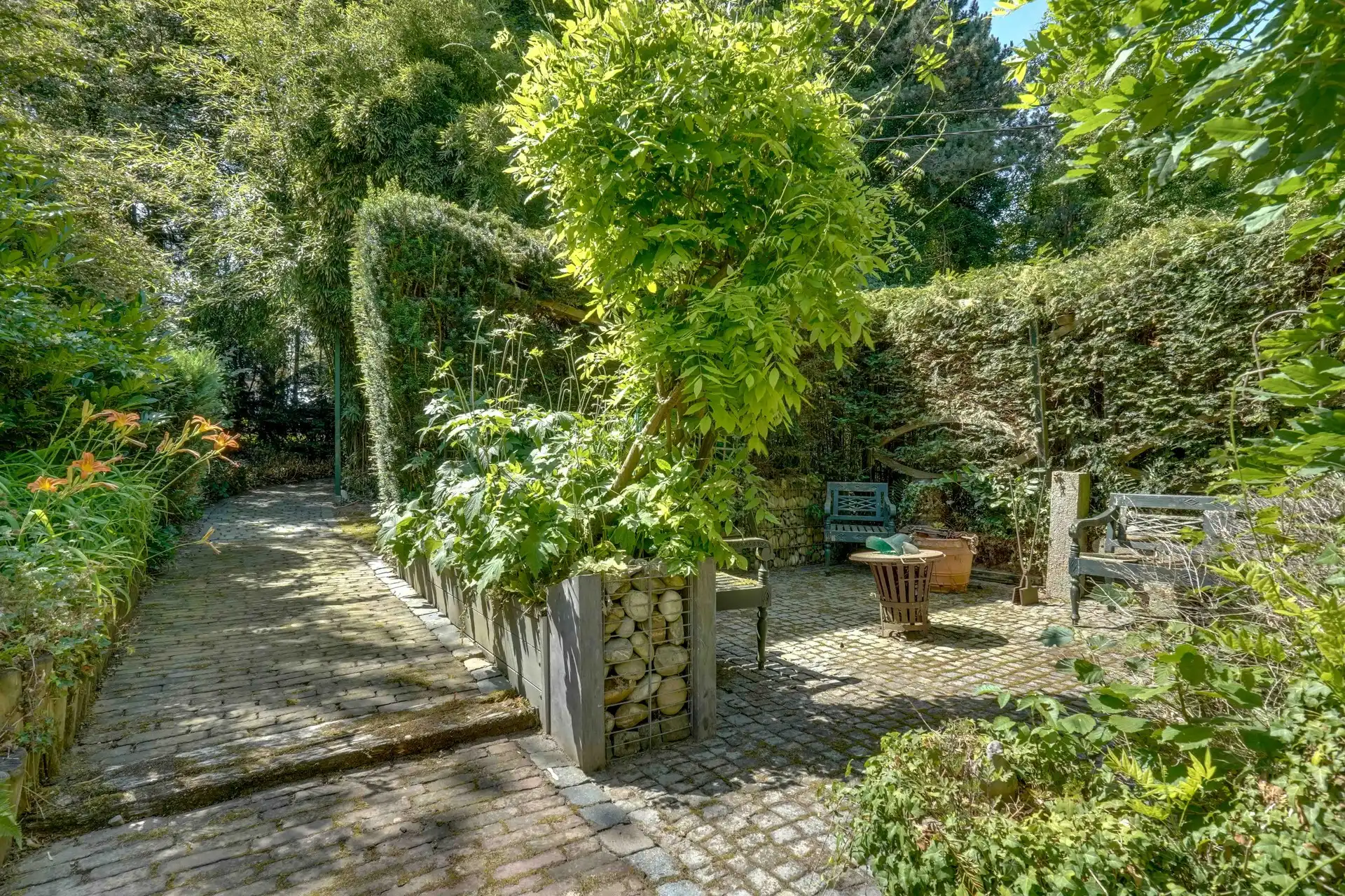 EXCLUSIEVE VILLA IN DOODLOPENDE STRAAT foto 66