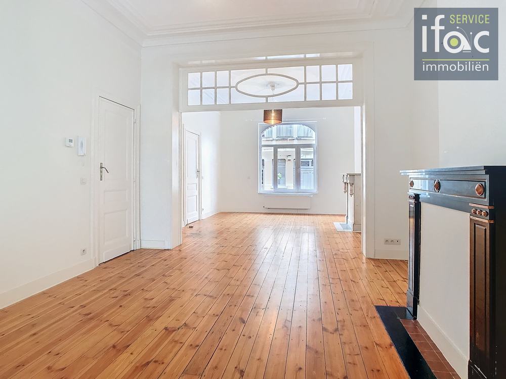 Huis te koop foto {{pictureIndex}}