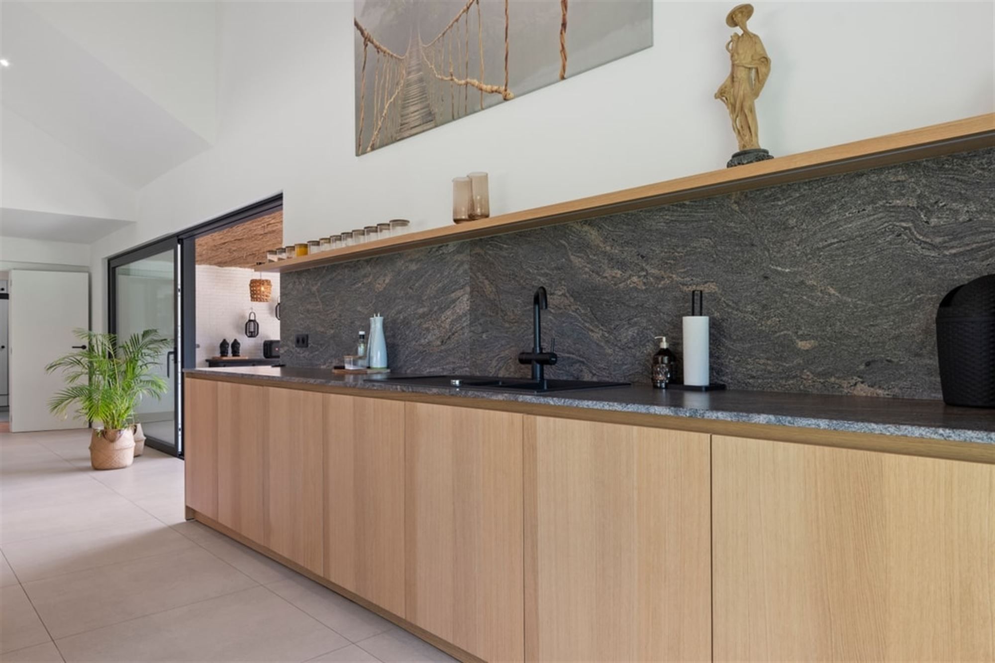 UNIEKE DESIGNWONING MET MODERNE AFWERKING EN STIJVOLLE ARCHITECTUUR foto 26