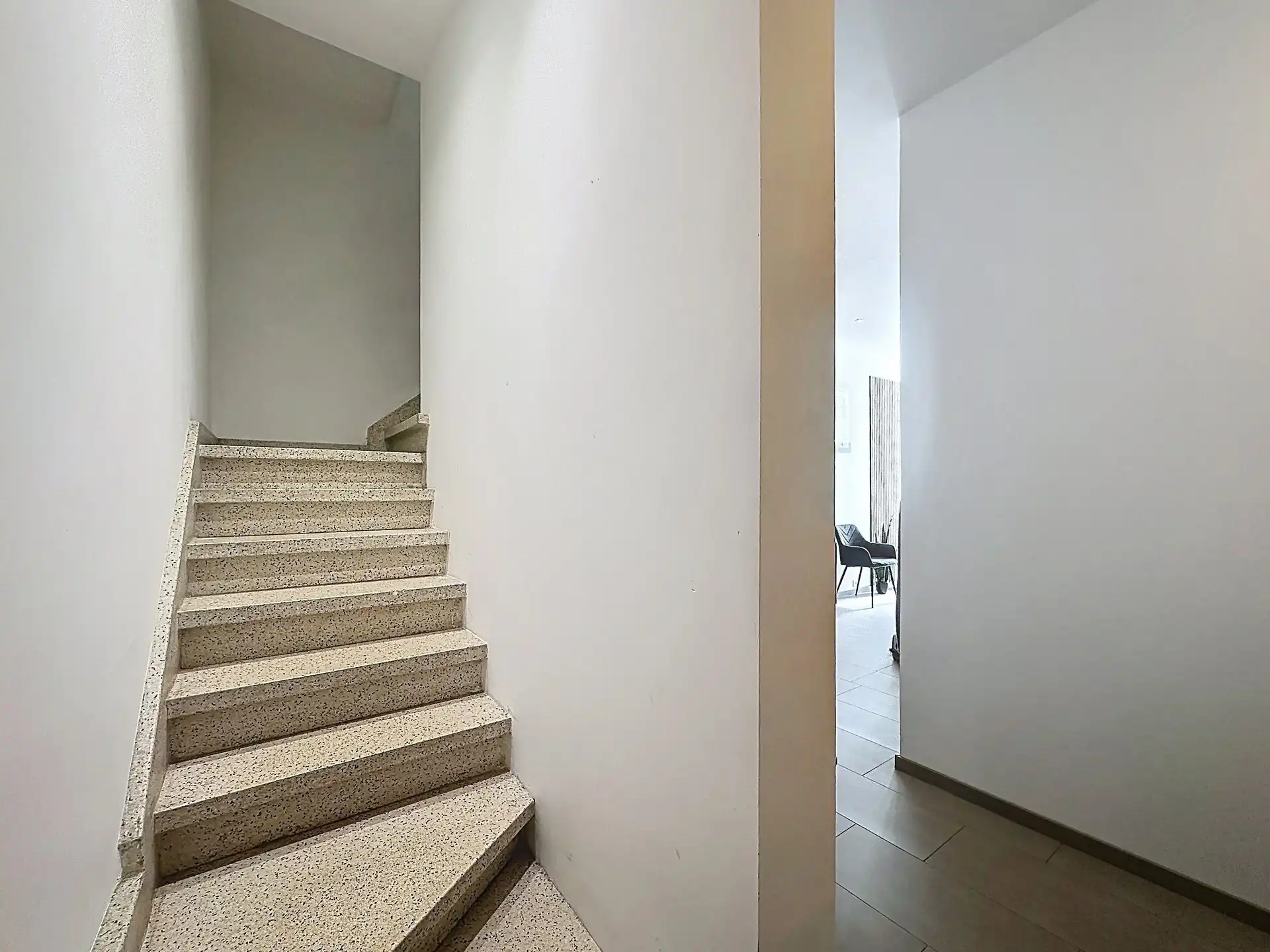 Gezinswoning met praktijk en 5 slaapkamers in Belsele foto 6