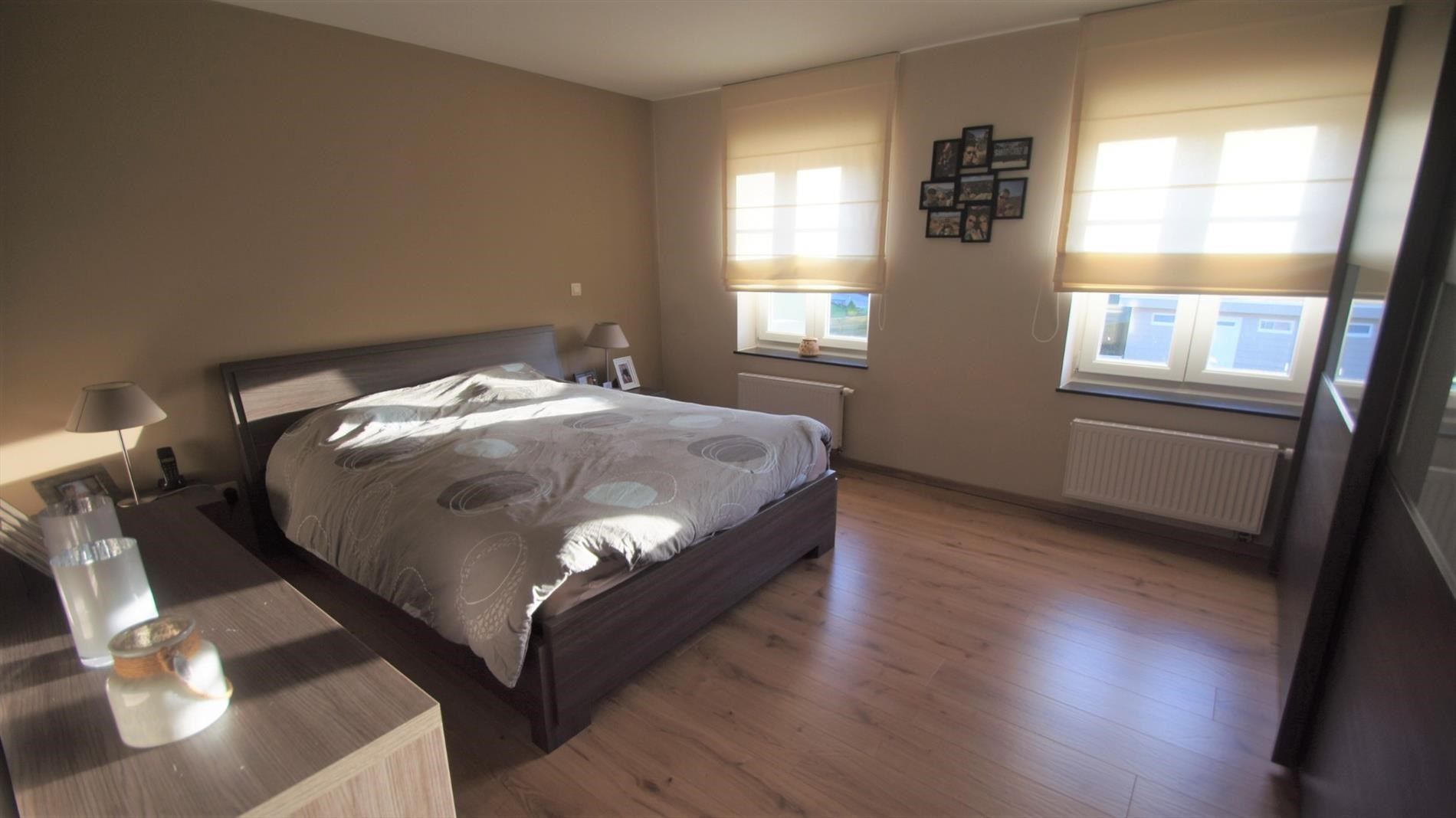 Prachtige recente rijwoning met 3 (à 4) slpks, zonnige tuin met terras en garage foto 9