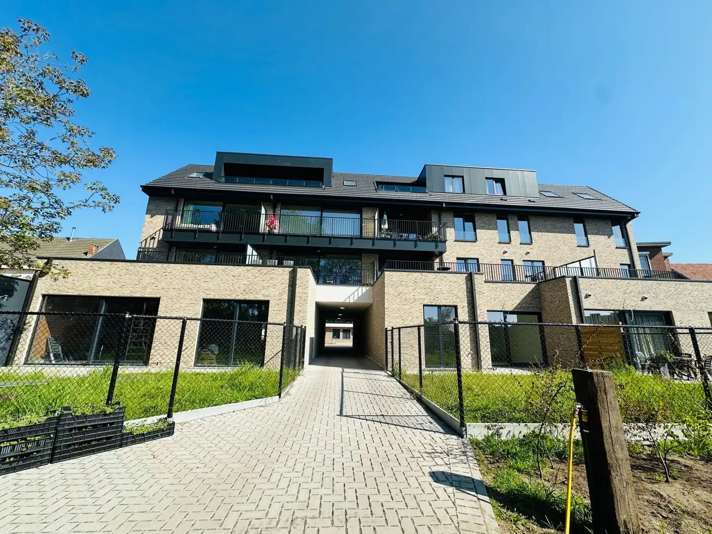 Nieuw gelijkvloers appartement met tuin en garage foto 11
