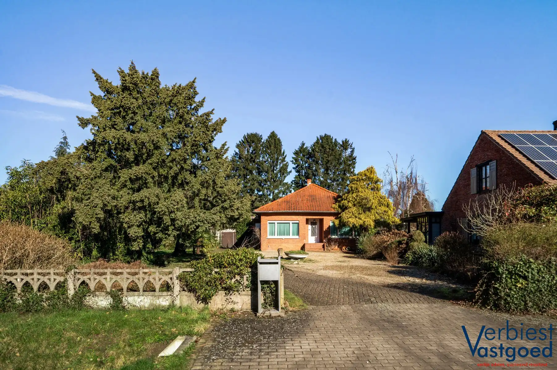Hoofdfoto van de publicatie: Renovatieproject op uitzonderlijk perceel van 1.577 m²