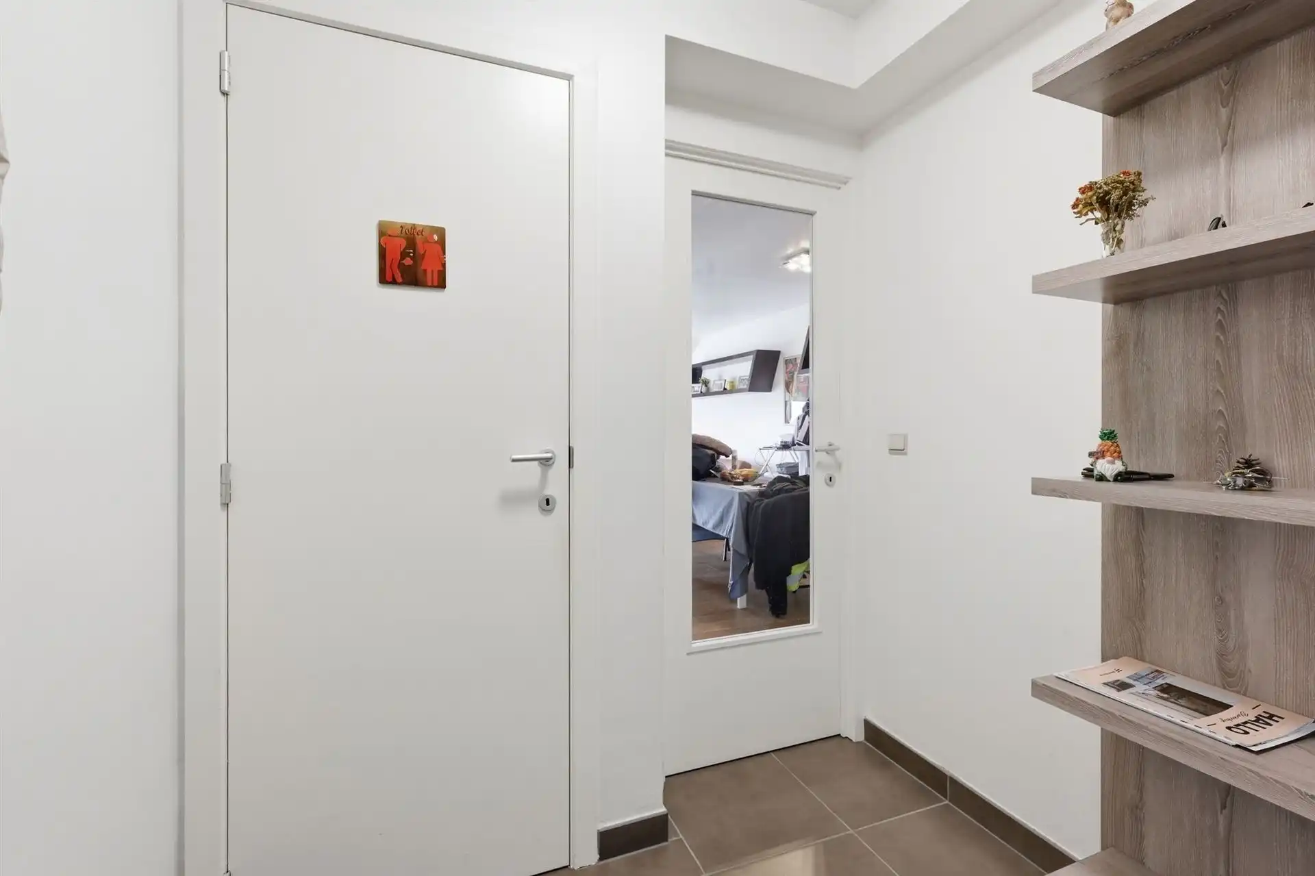 ZUIDGERICHT / VLAK AAN ZEEDIJK  foto 9