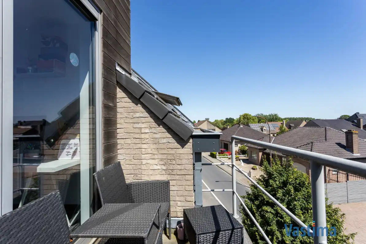 Lichtrijk appartement met 2 terrassen, staanplaats en extra zolderruimte foto 11