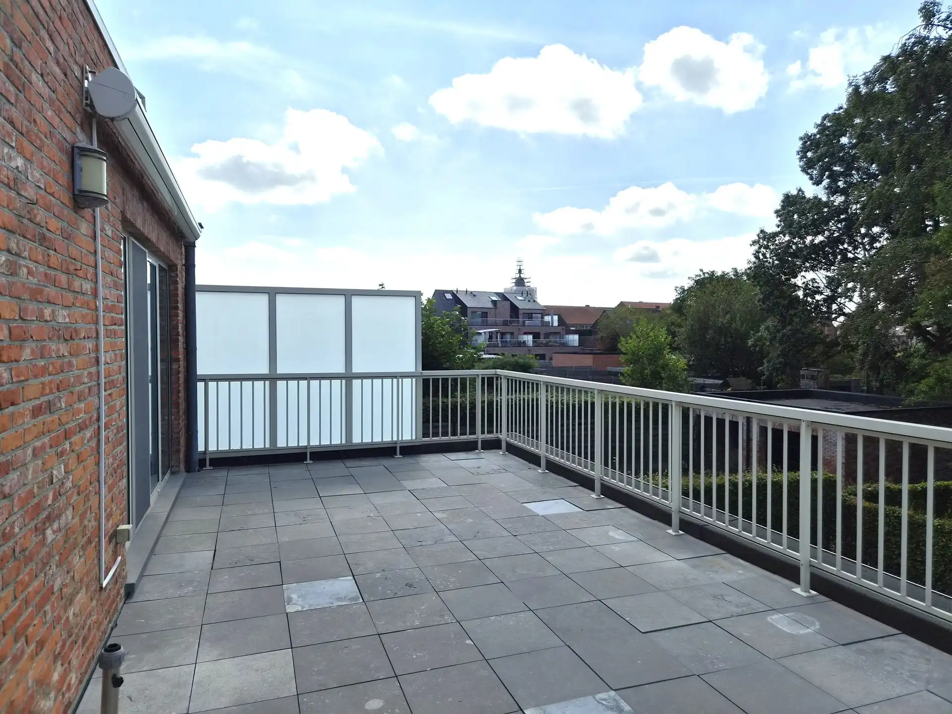 Ruim appartement (2 slaapkamers, lift, garage, gem. tuin) foto 18