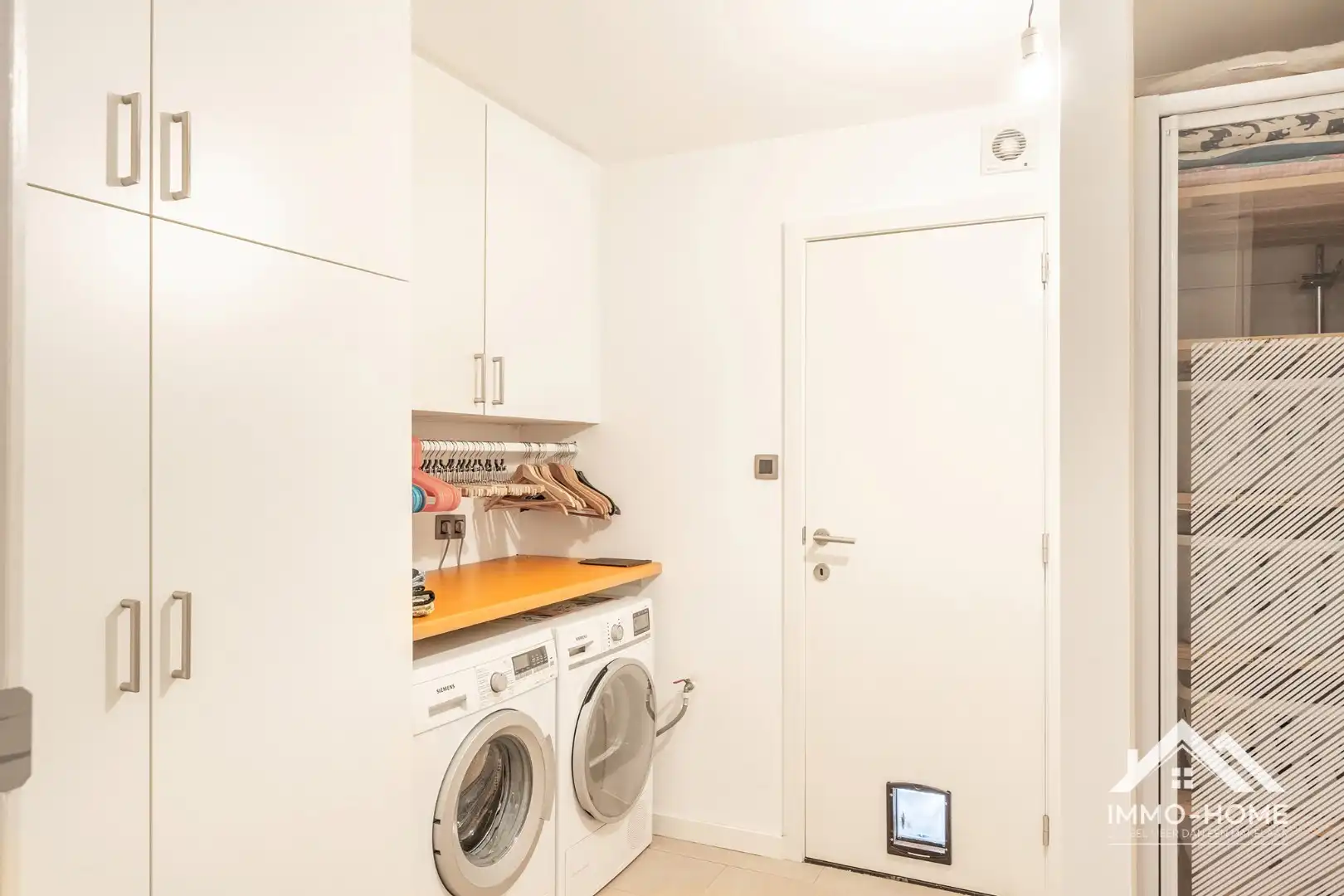 Héél erg ruime gerenoveerde woning met garage nabij centrum Lokeren! foto 9