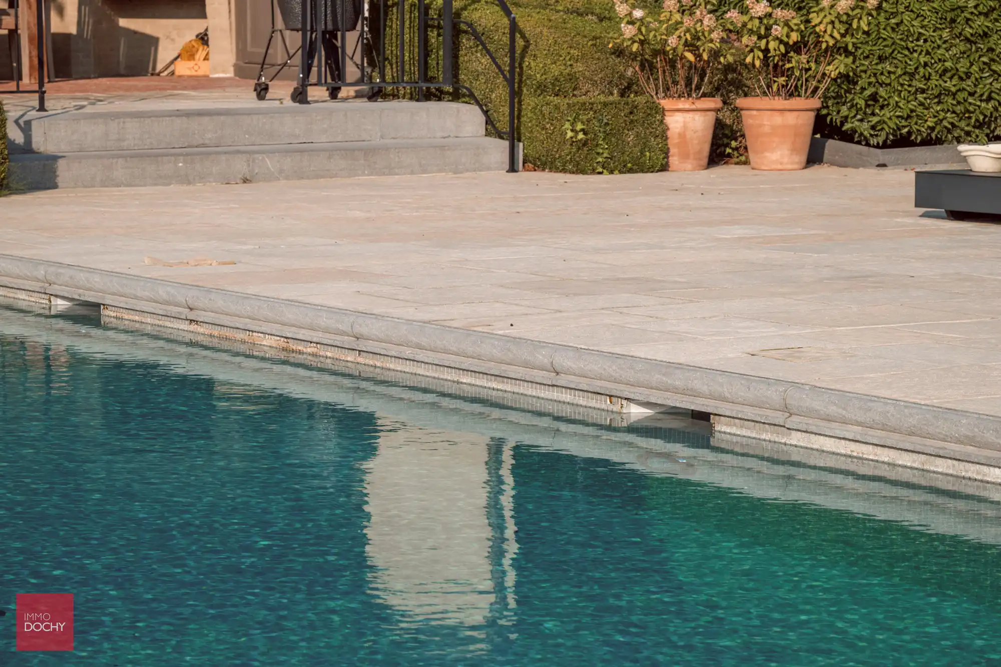 Recente luxe-villa met zwembad foto 9