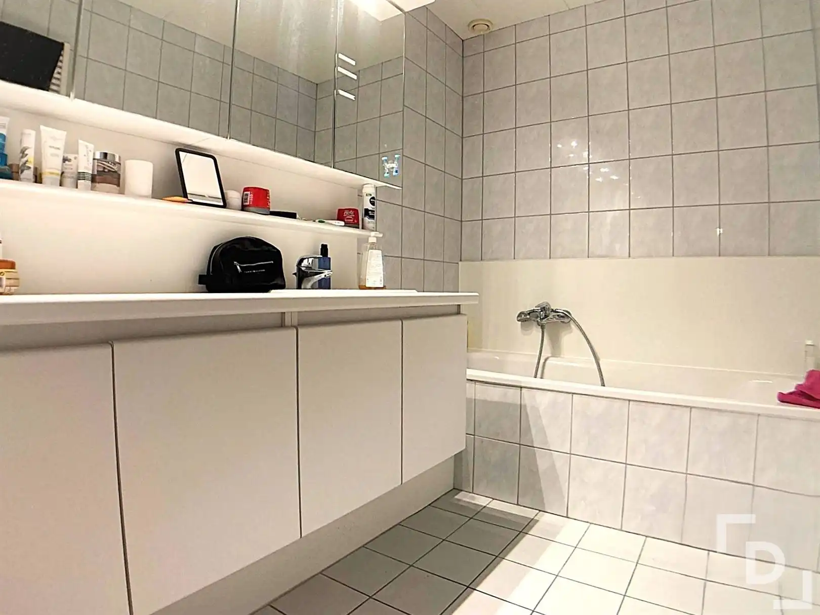 Ruime bel-etage met tuin en 3 slaapkamers. foto 9