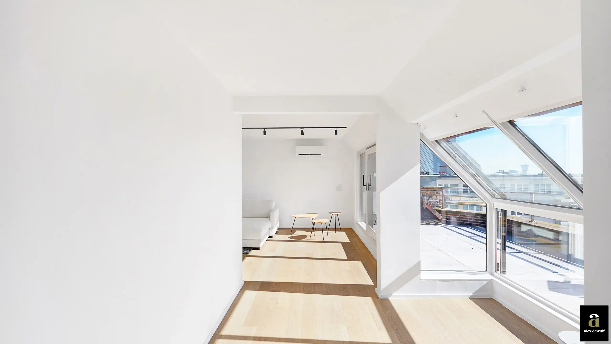 Ruim duplexappartement met vier slaapkamers en zonnig terras in Duinbergen. foto 11