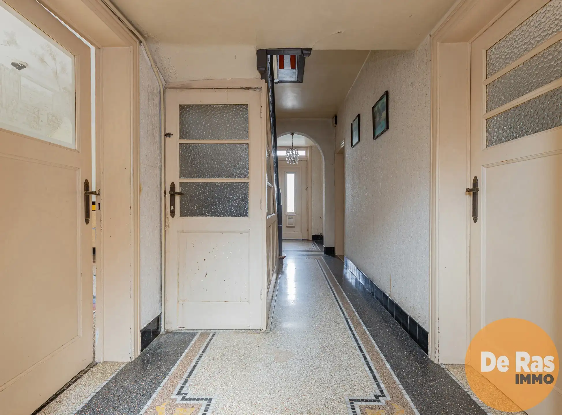 BURST - Te renoveren woning met tal van mogelijkheden foto 10