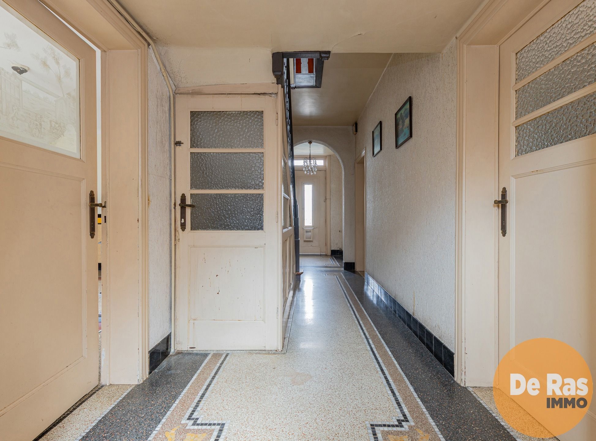 BURST - Te renoveren woning met tal van mogelijkheden foto 10