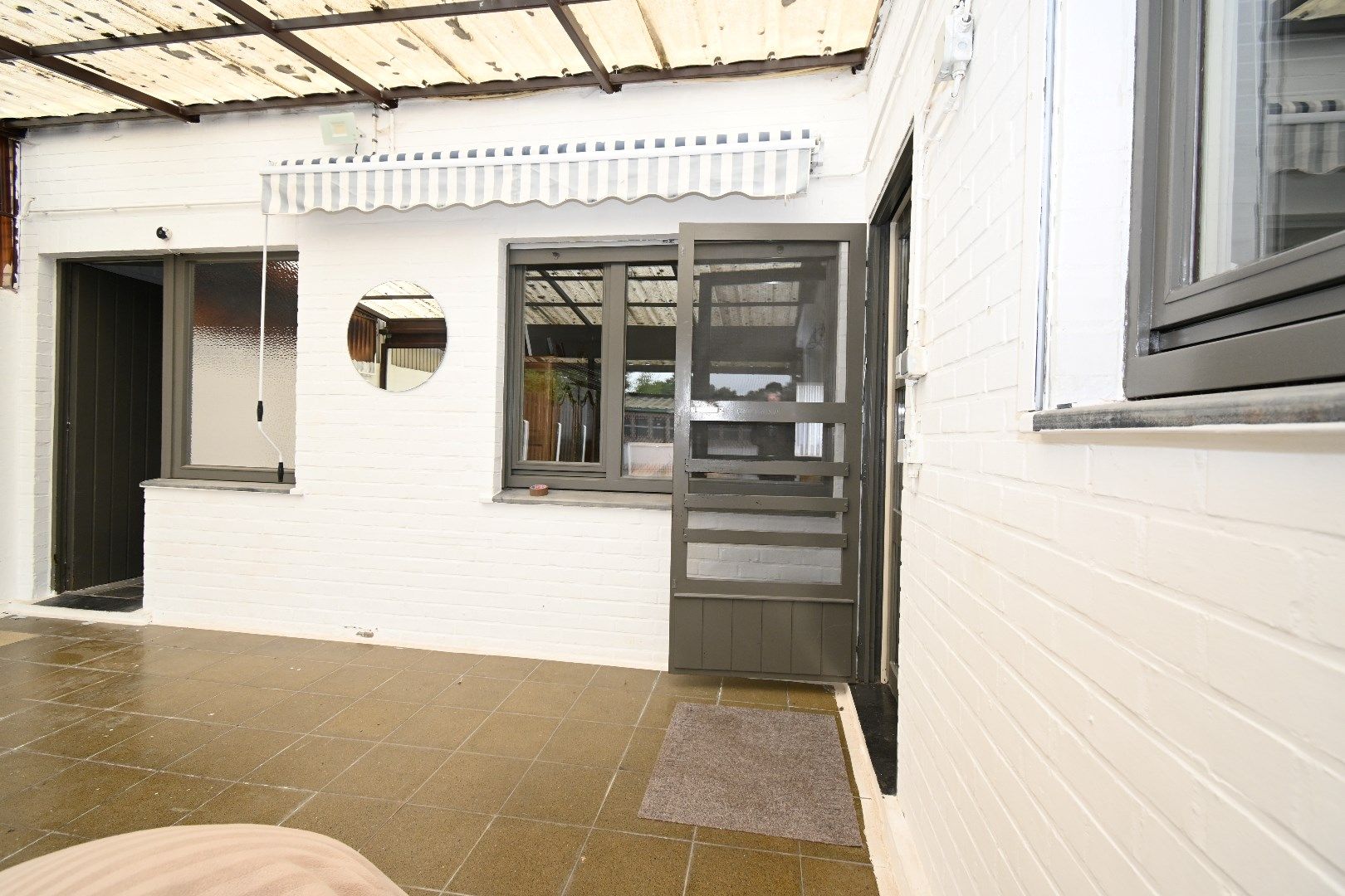 Rijwoning met garage en tuinterras gelegen rand centrum Maldegem foto 9