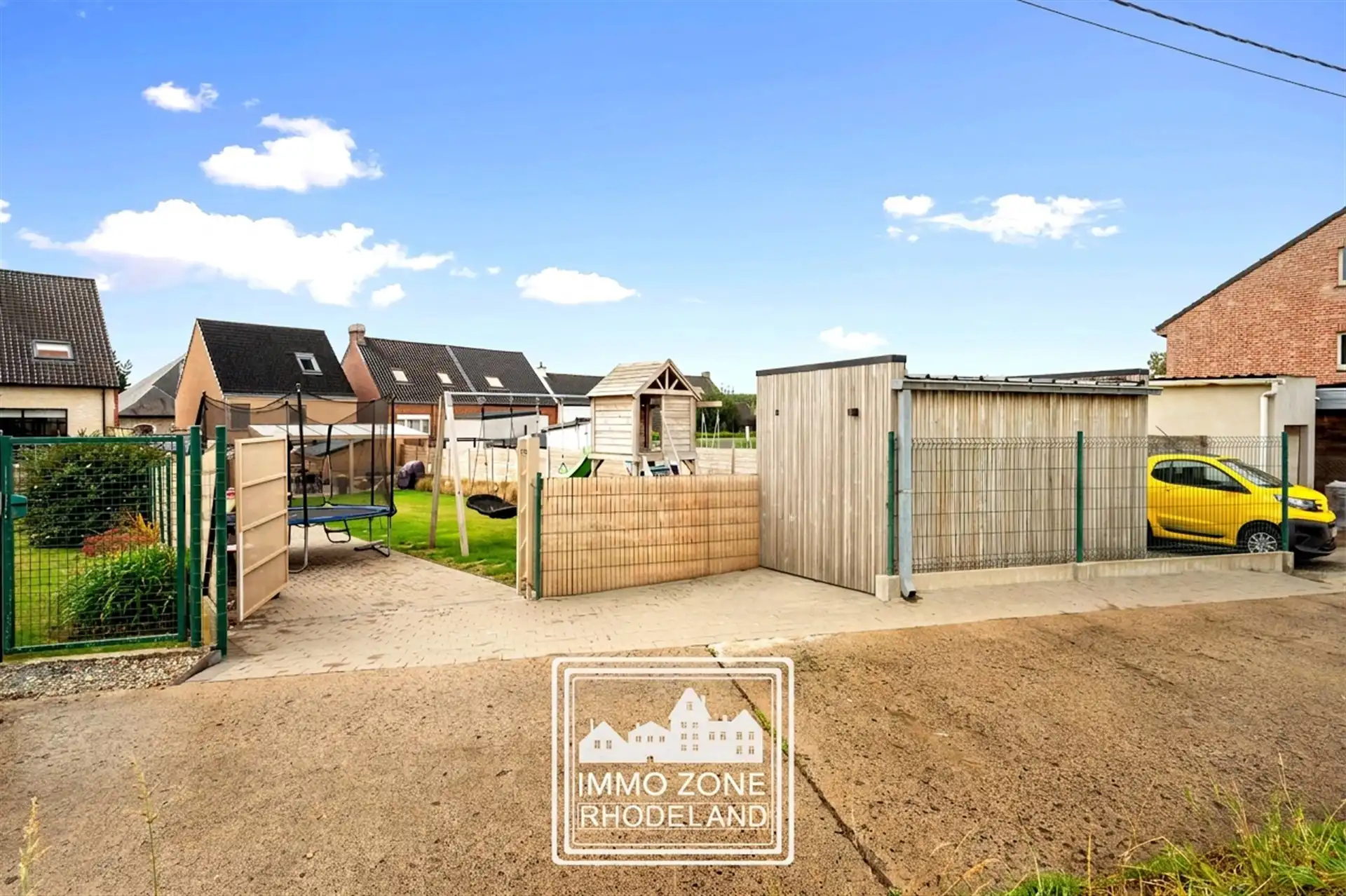 Knappe instapklare woning met 3 slpks, garage en mooie tuin  foto 27