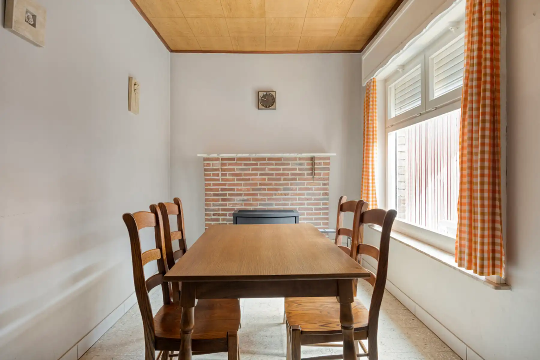 IN OPTIE - Solide te renoveren burgerwoning mét doorgang in Opstal foto 12