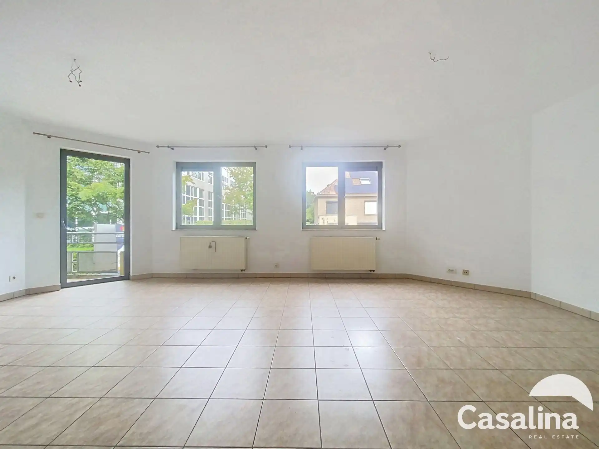 Aan de grens van WOLUWE, 2 slaapkamer appartement met terras foto 5