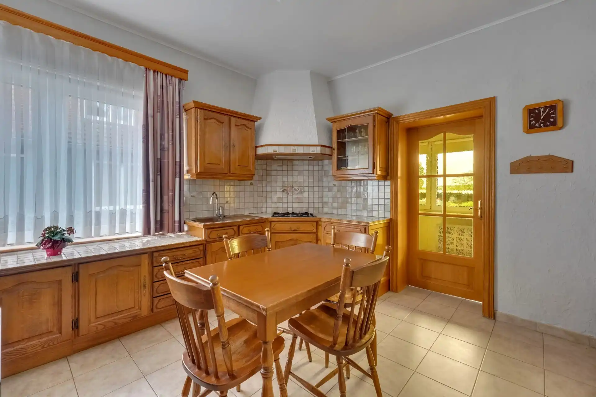 Charmante woning met 2 slaapkamers, garage én magazijn foto 5