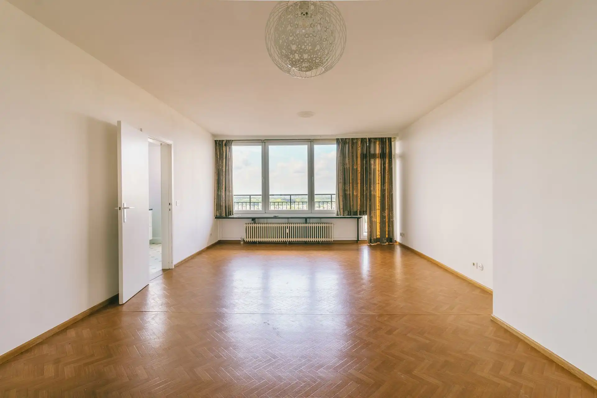 Licht appartement met panoramisch uitzicht in Wilrijk foto 7