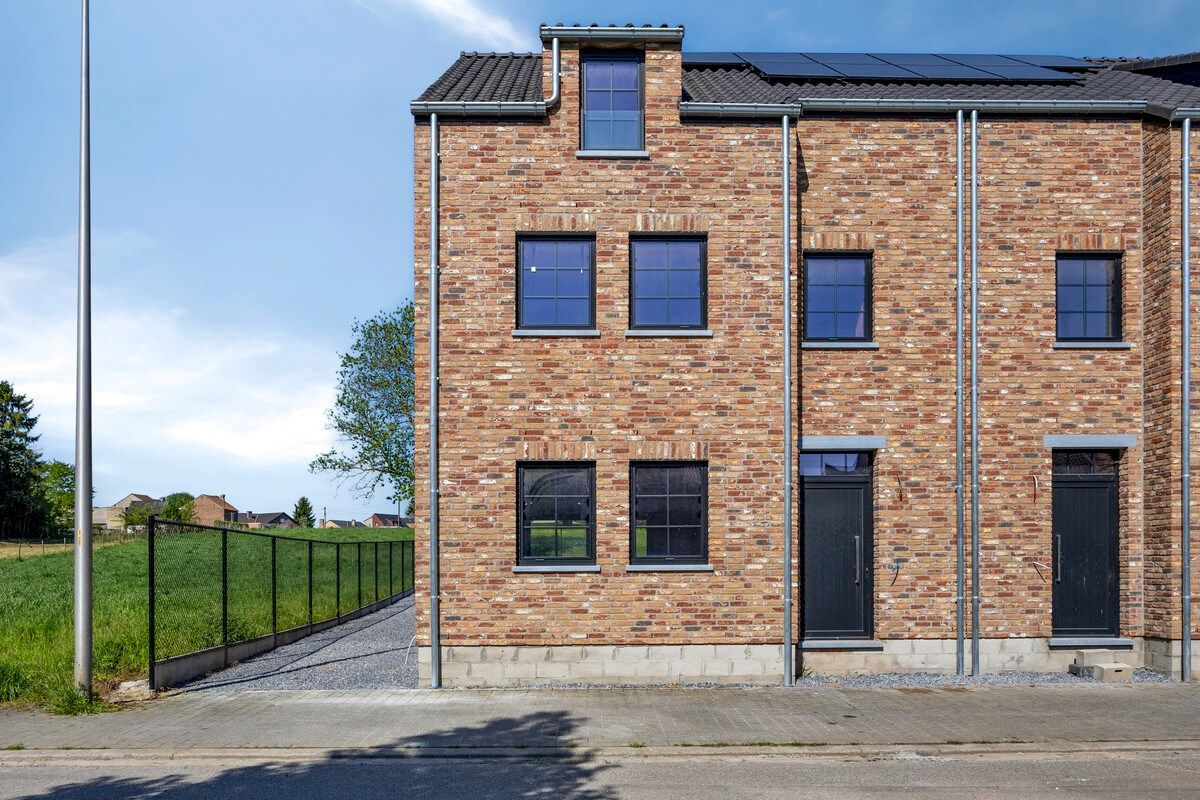 Luxueuze, Energiezuinige Nieuwbouwwoning foto {{pictureIndex}}